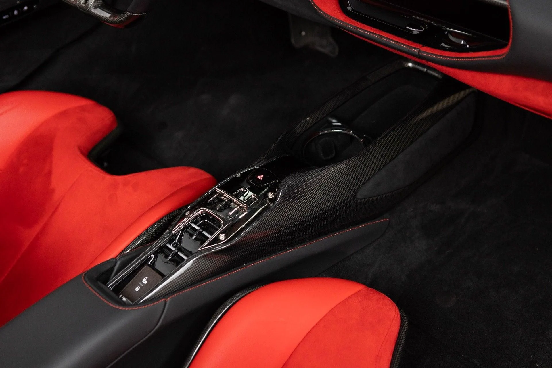 mph078_3176941509_Used_2022_Ferrari_SF_90_Spider_1777382795_09bee1a1bd