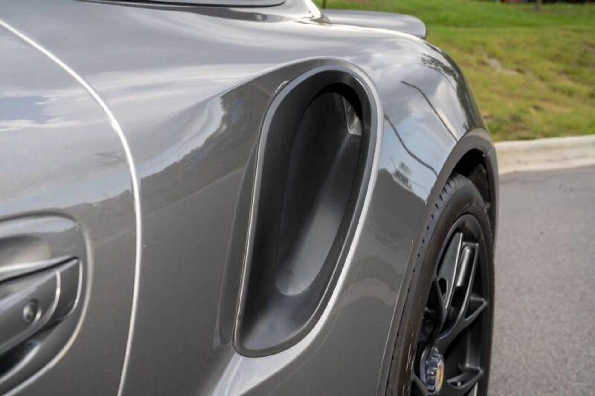 mph078_32839226_2016_porsche_911_turbo_s_awd_2dr_coupe_c97844689f