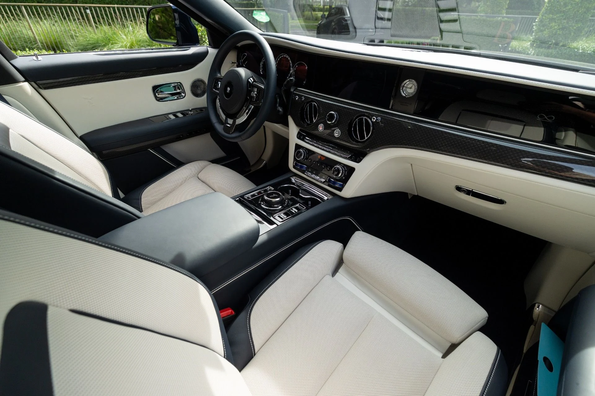 mph078_3421476209_Used_2023_Rolls_Royce_Black_Badge_Ghost_1765569637_8e5c872fb5