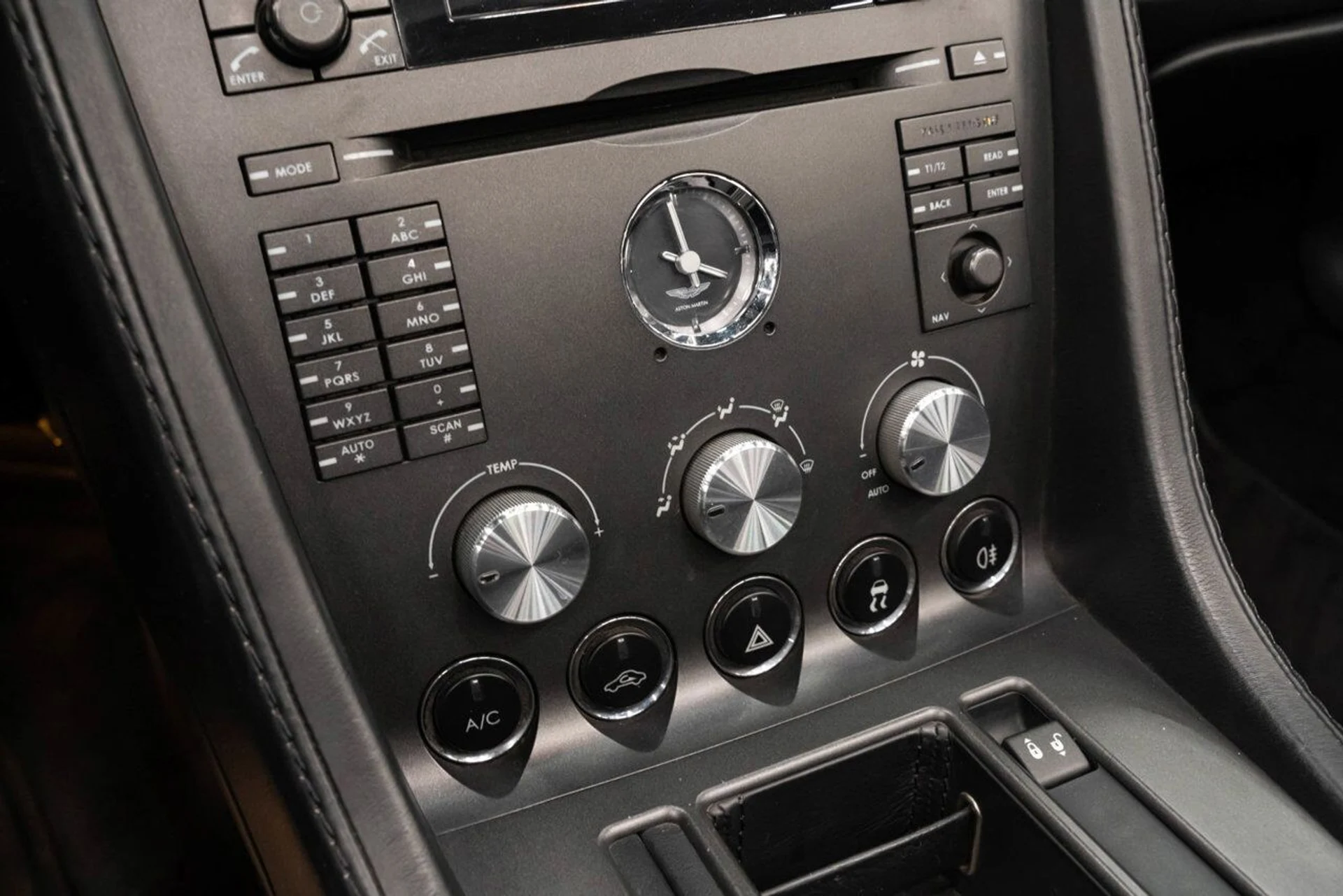 mph078_3475692117_aston_martin_vantage_2008_198e8b45c6