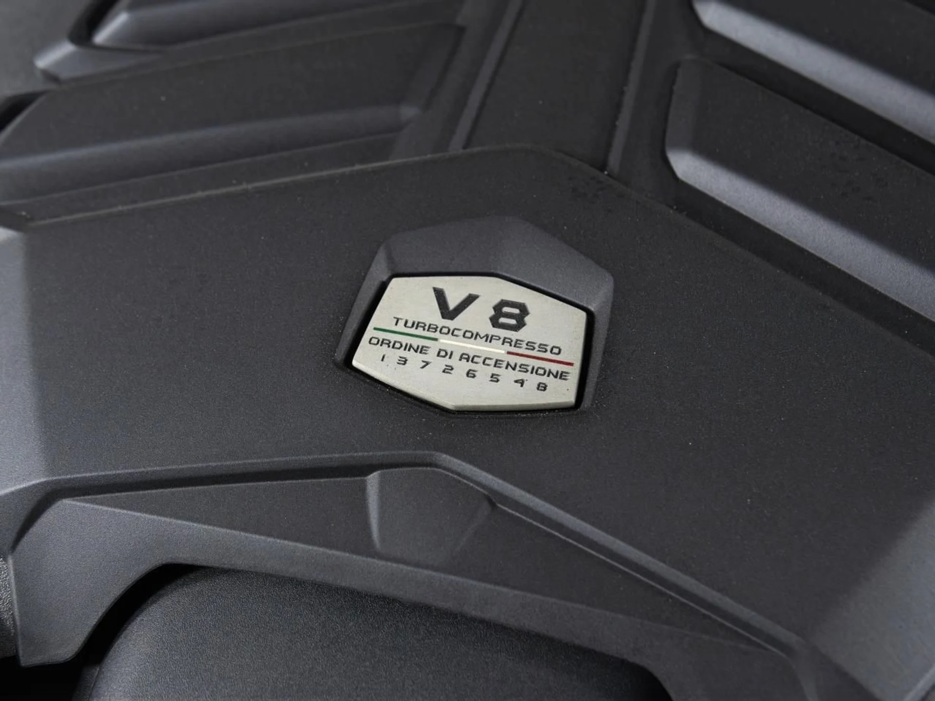 mph078_3648684829_Used_2023_Lamborghini_Urus_S_1785169230_b8b8b44150