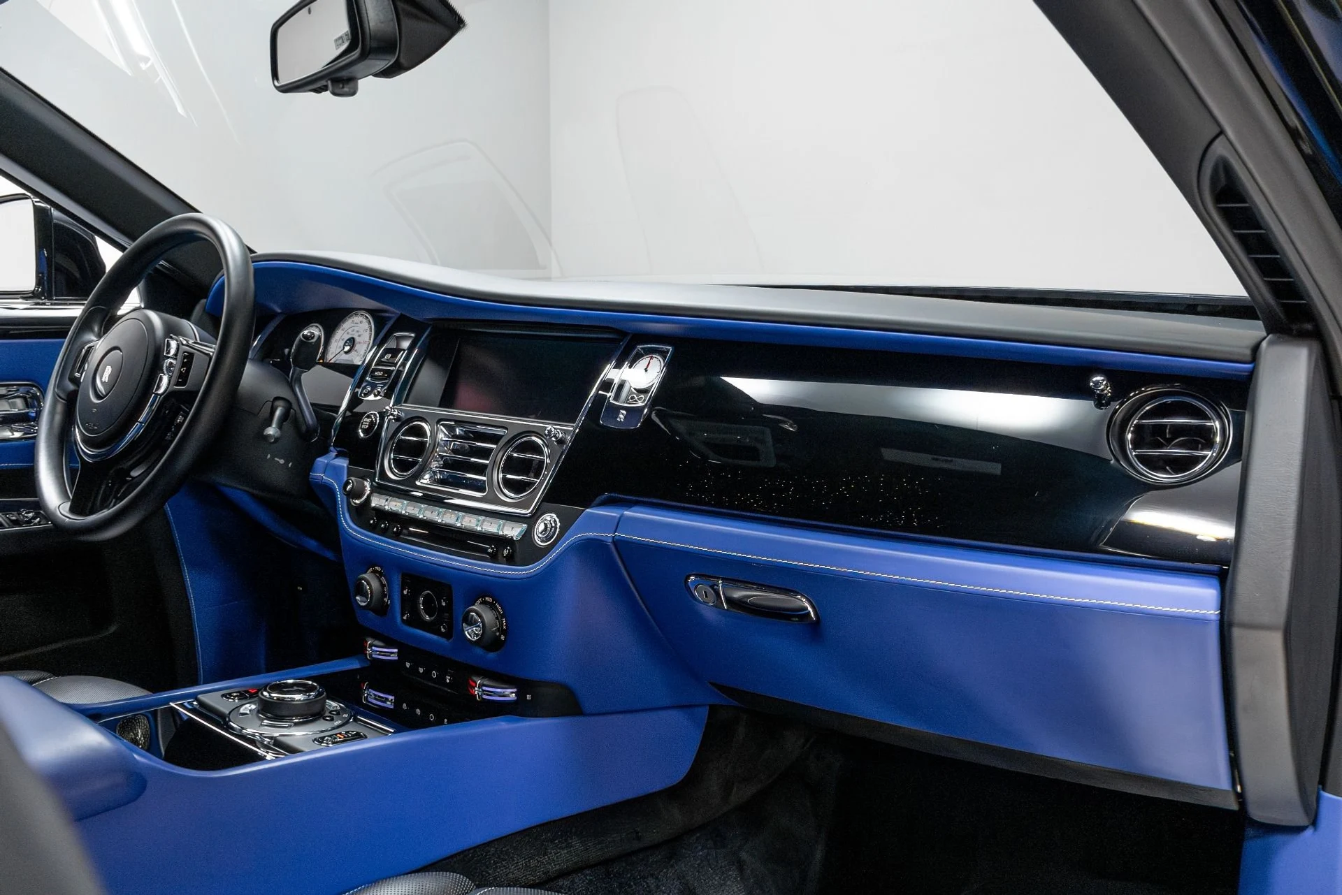 mph078_3748044973_Used_2017_Rolls_Royce_Ghost_Black_Badge_1764012368_065e6ed96a