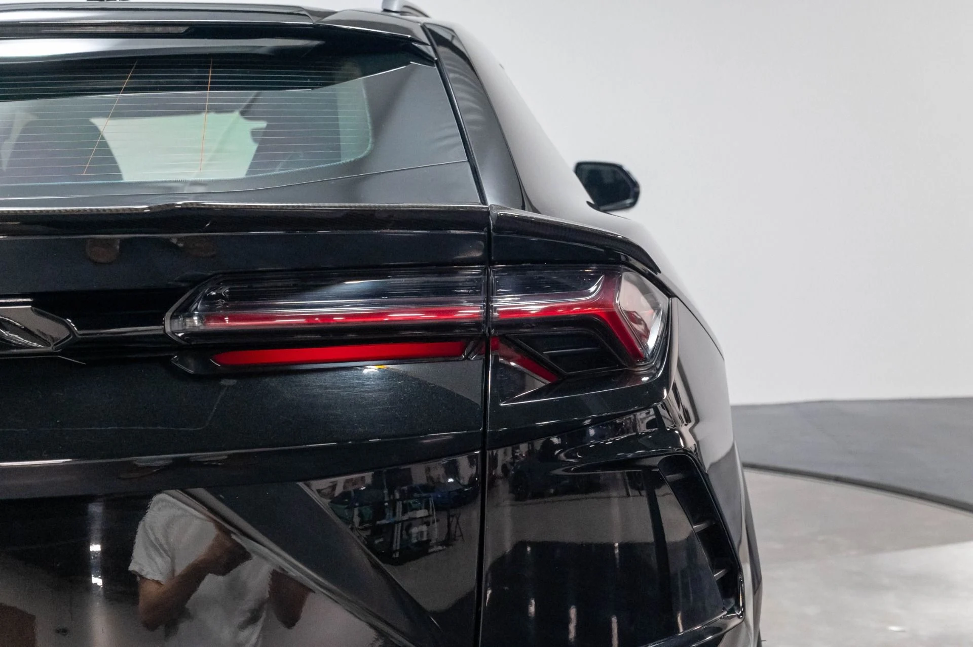 mph078_3781087028_Used_2019_Lamborghini_Urus_1786985122_761de155c7