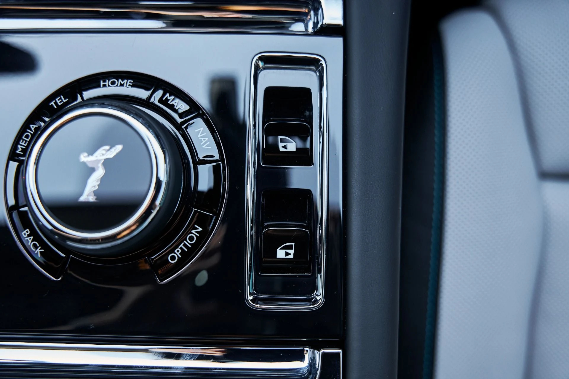 mph078_3860588912_Used_2025_Rolls_Royce_Ghost_Base_1770087526_7f5bacca82