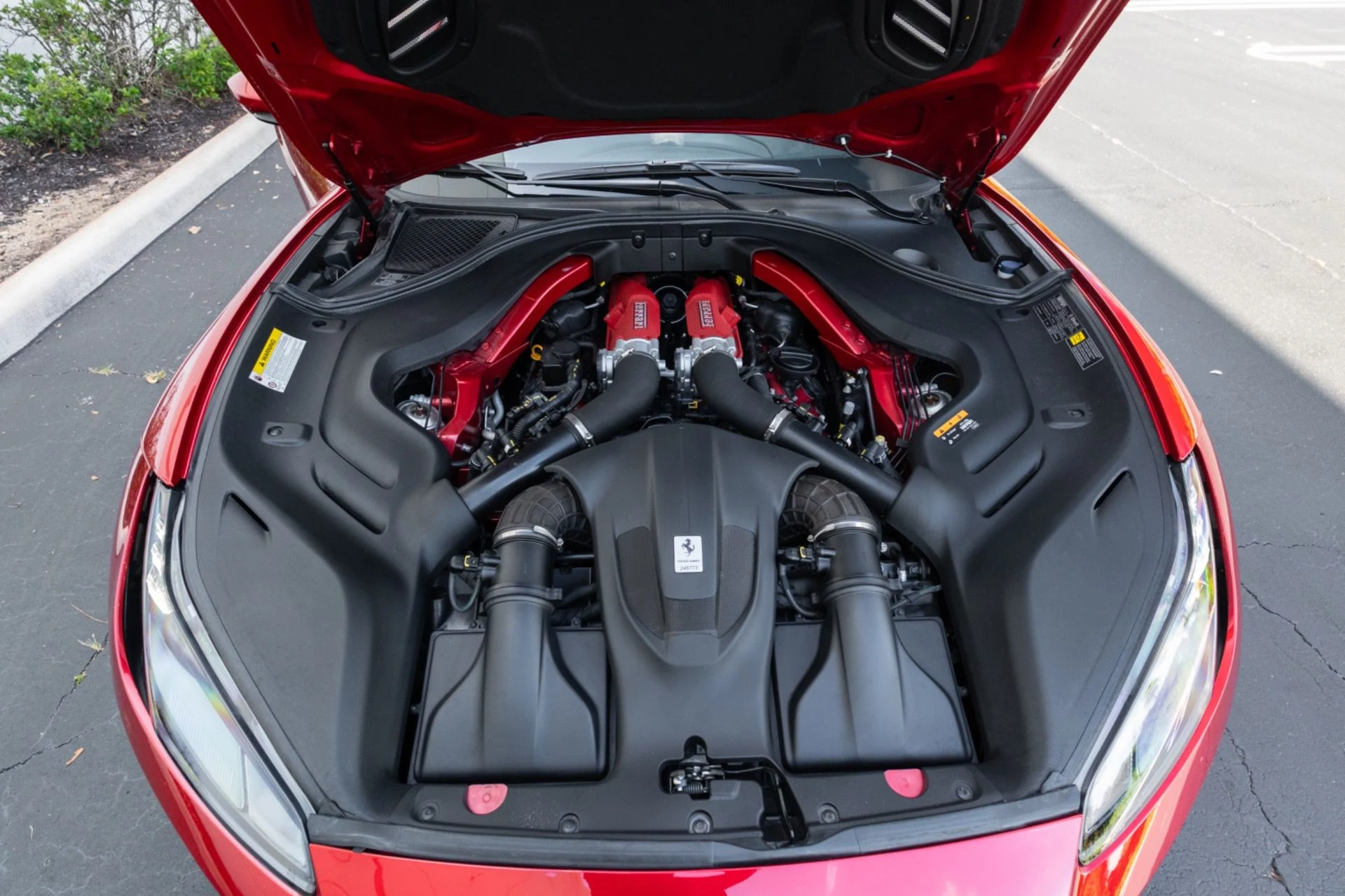 mph078_3945577444_Used_2019_Ferrari_Portofino_1779385815_4e663b9c3a