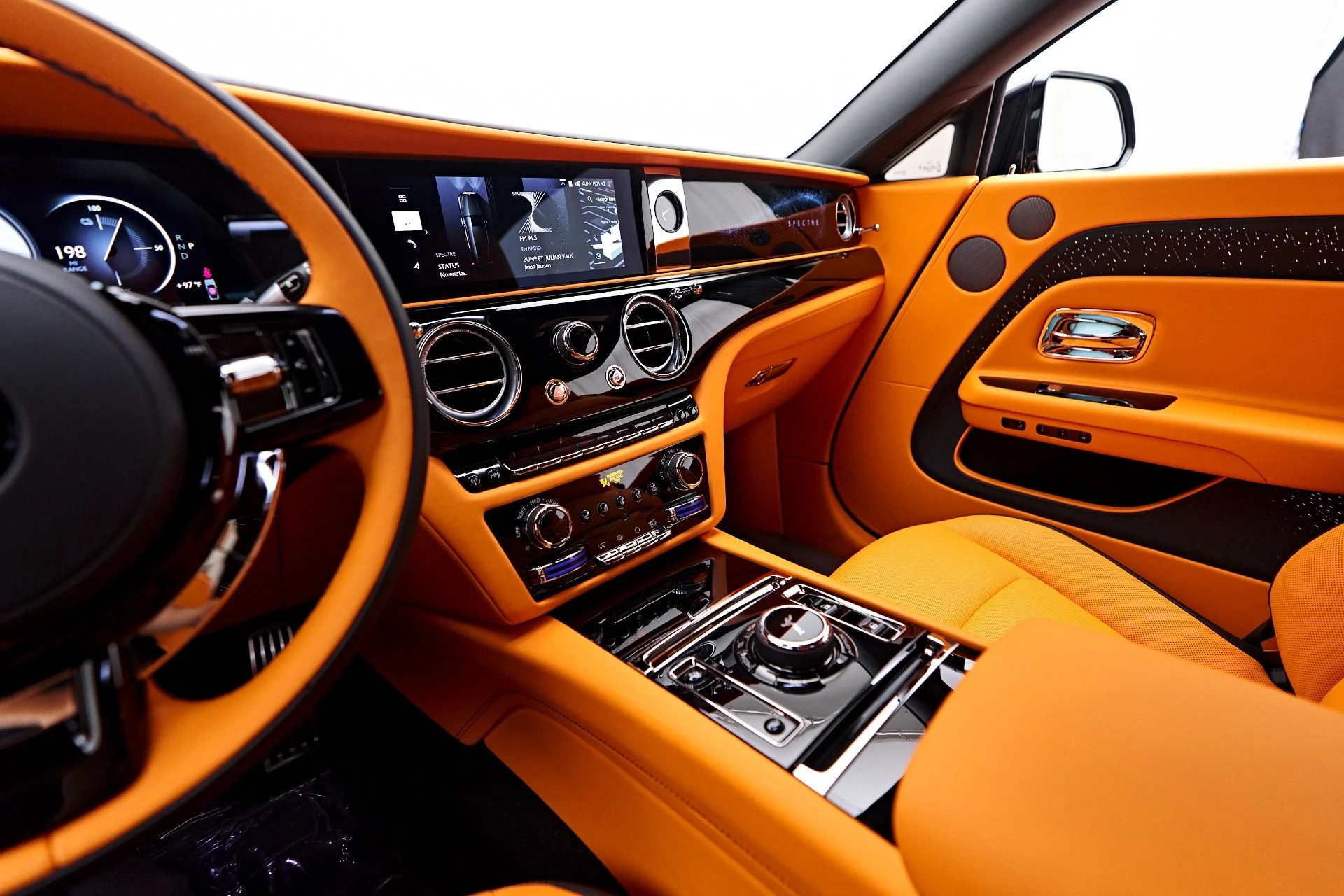 mph078_3975394821_Used_2025_Rolls_Royce_Spectre_Mansory_1756243802_5c608c03a9