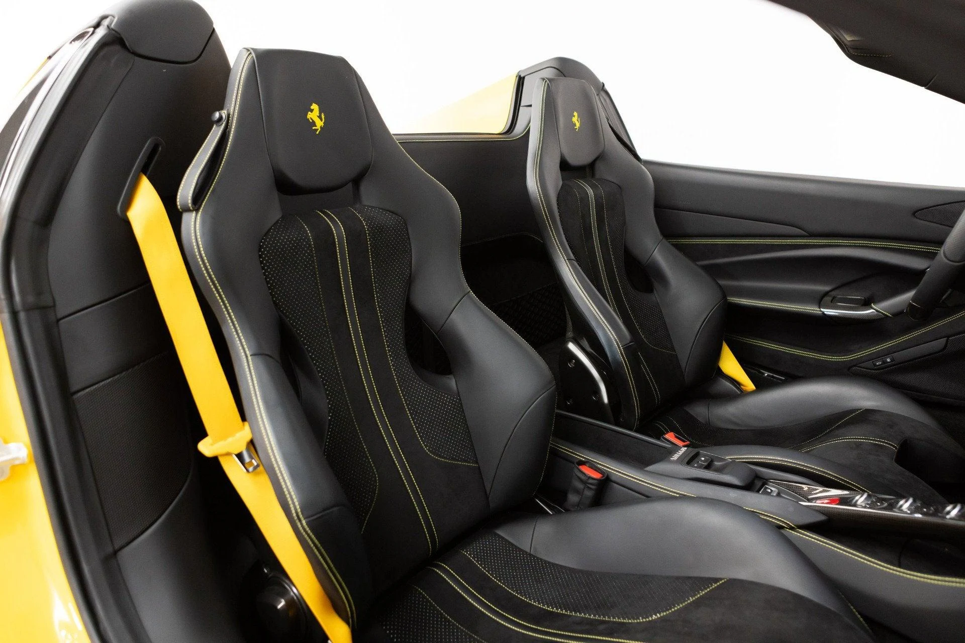 mph078_3995740885_Used_2021_Ferrari_F8_Spider_1778334433_9d600d7d01