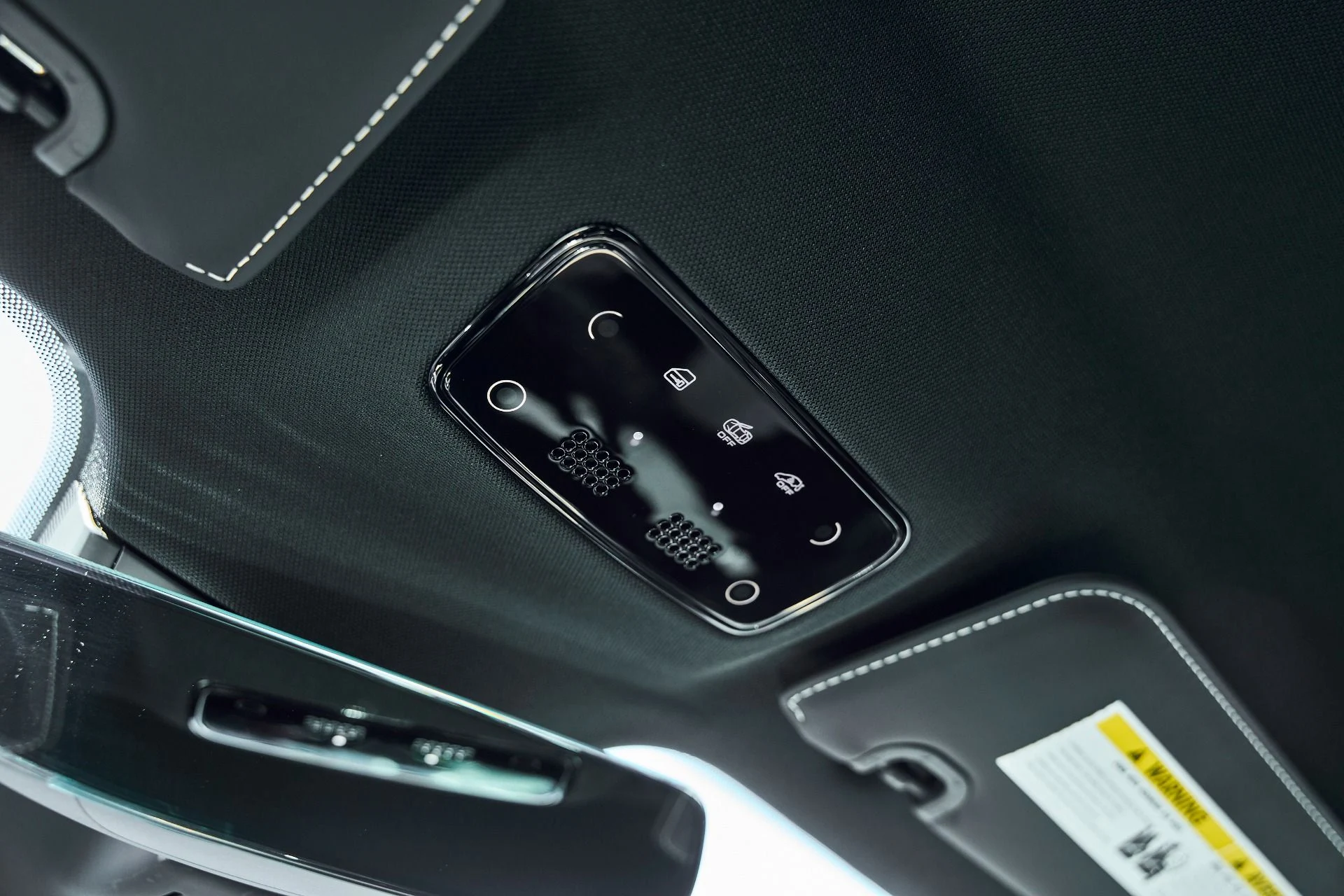 mph078_402898746_Used_2023_Ferrari_SF_90_Stradale_Base_1771034710_1e94dd8a88