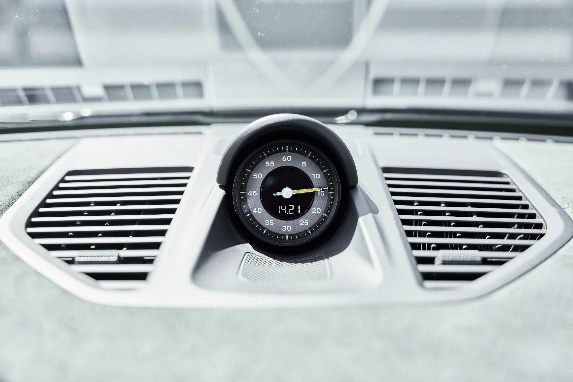 mph078_4074064939_Used_2025_Porsche_911_GT_3_RS_1776295647_6a832b2e10