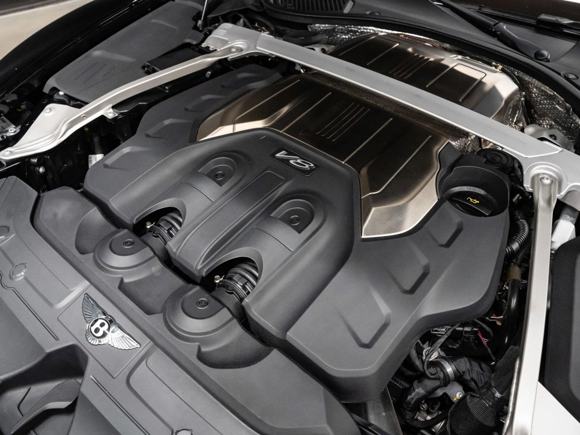 mph078_520381113_bentley_continental_2020_472ad234d8