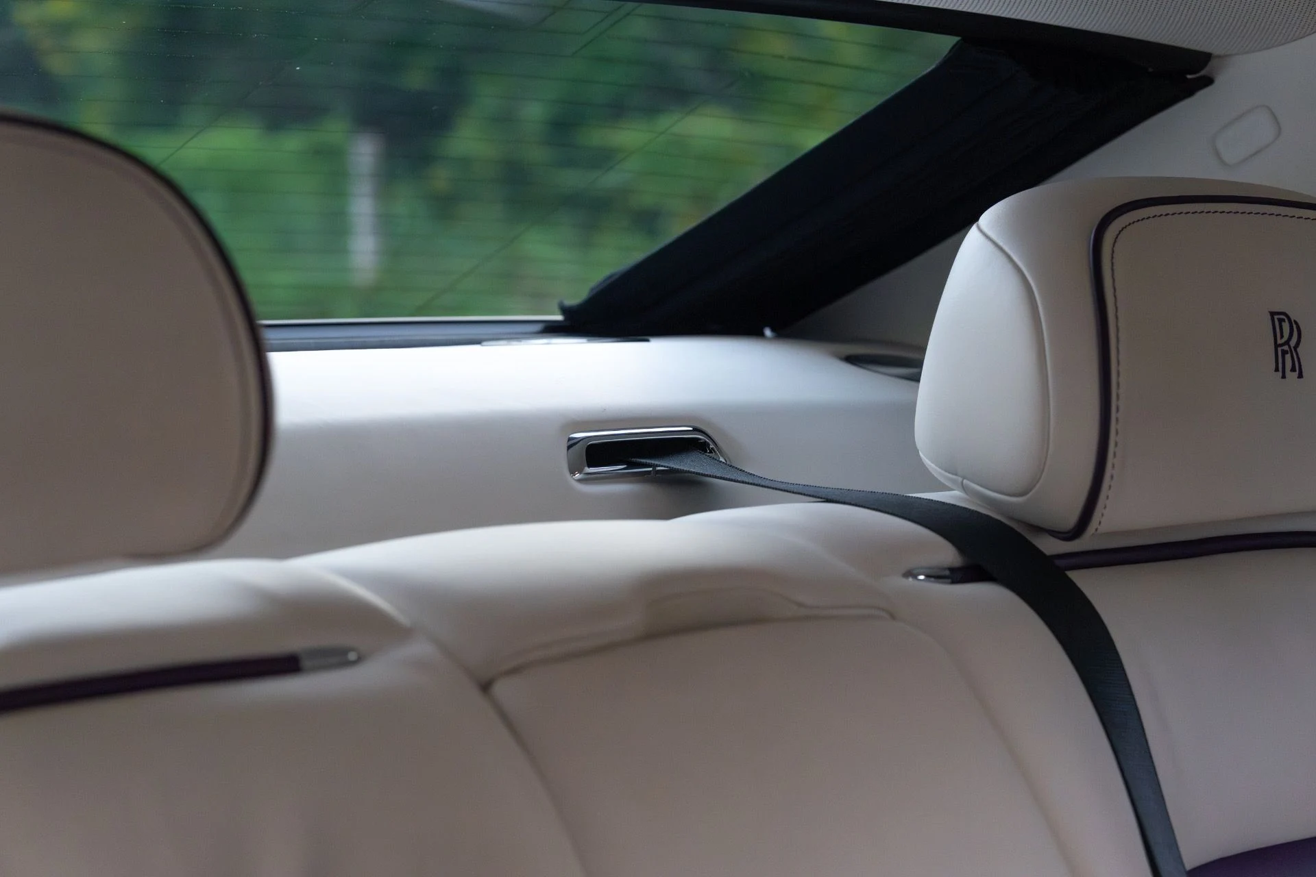 mph078_687472977_Used_2021_Rolls_Royce_Ghost_1762913749_73e0f0f7ec