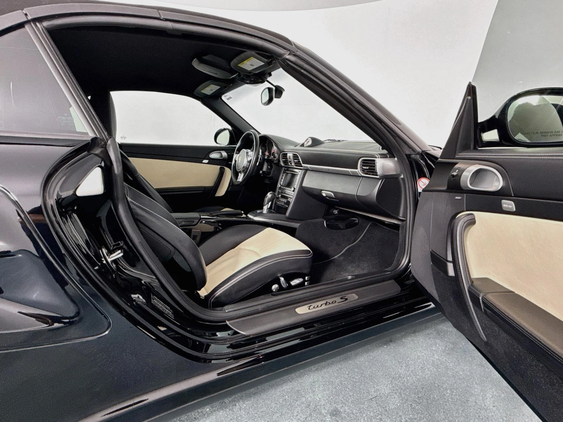 mph078_757265028_Used_2012_Porsche_911_Turbo_S_1792607229_008b30cdac
