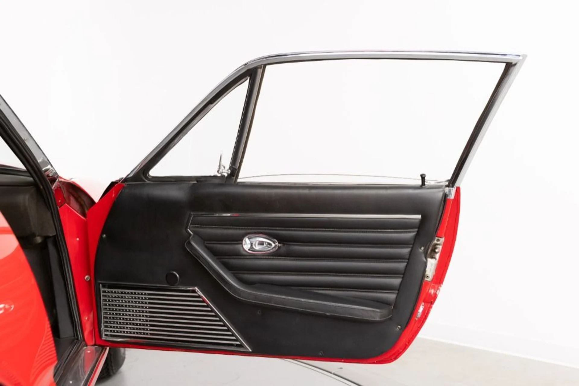 mph078_801628782_Used_1971_Ferrari_365_GTB_4_0a7a83a3cb