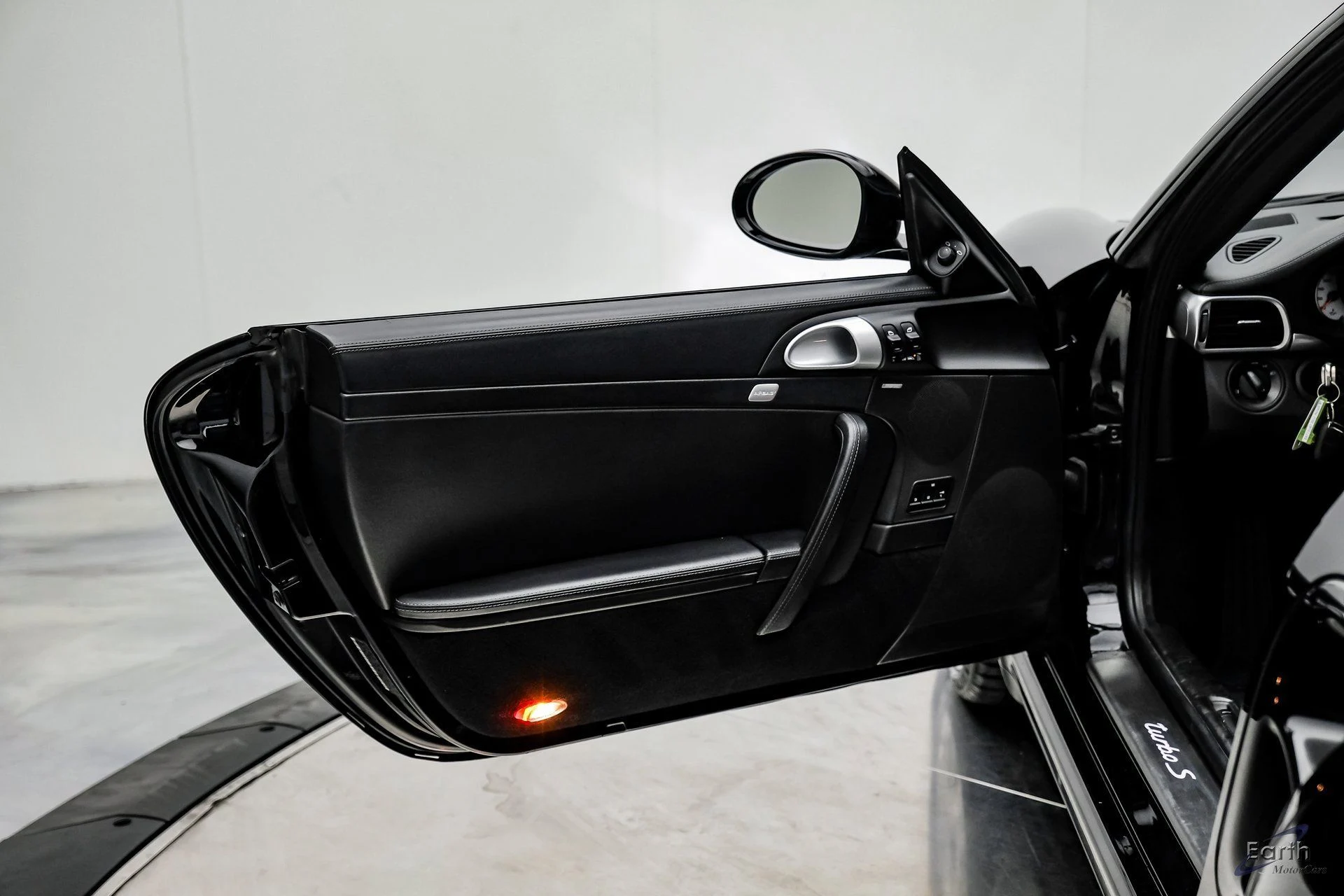 mph078_813267513_08c7b96871dc4bbd420b66c1454a5d77x_38bde580e9