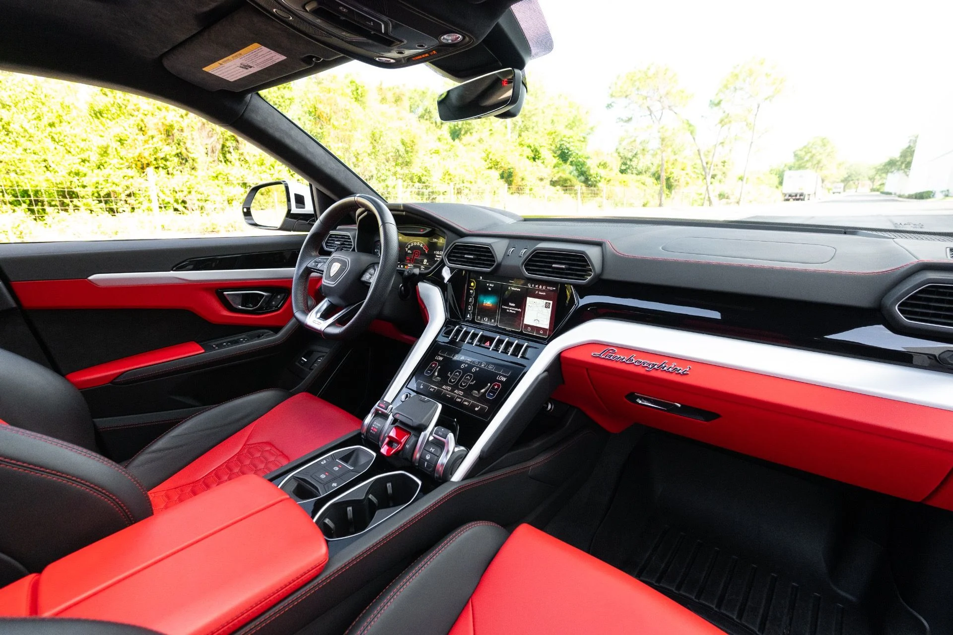 mph078_888593483_Used_2022_Lamborghini_Urus_1778780626_36b32b938e