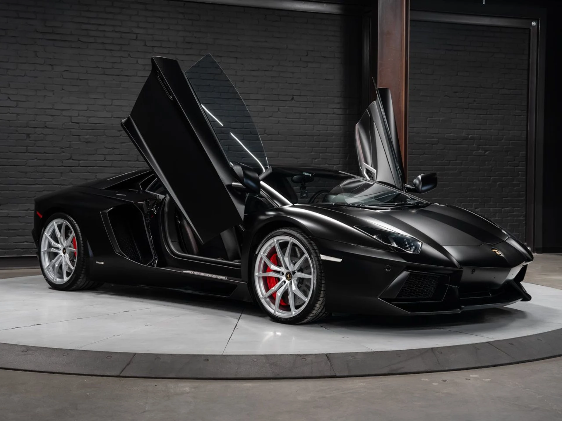 mph078_898806940_lamborghini_aventador_2017_8c1f918c66
