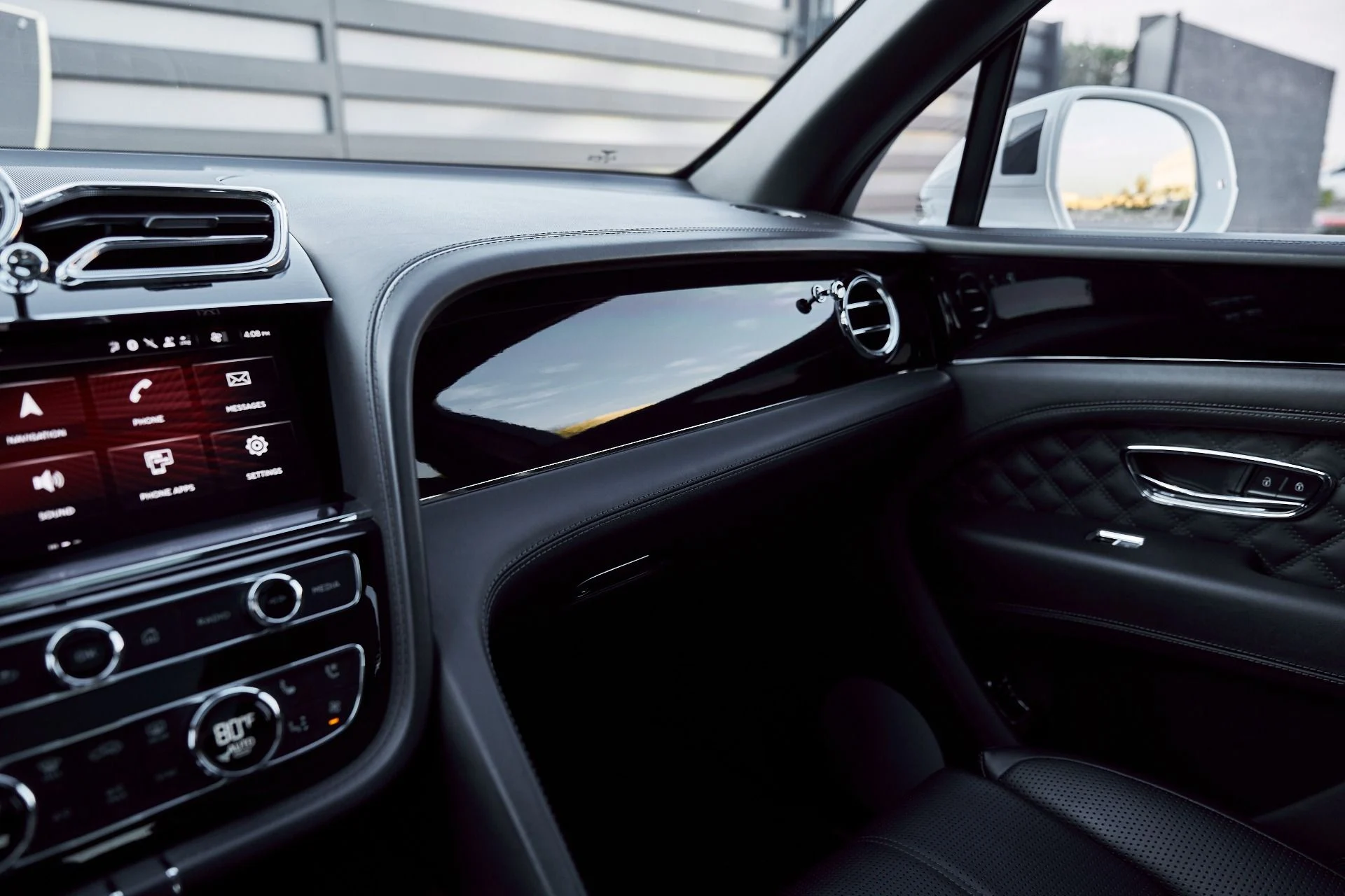 mph078_923691815_Used_2022_Bentley_Bentayga_V8_1768246216_023375f47d