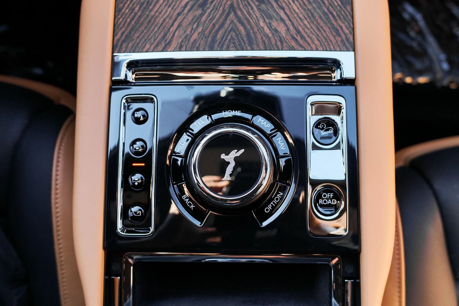 mph079_1024505232_Used_2025_Rolls_Royce_Cullinan_Base_1766020521_f34dfa5bb0