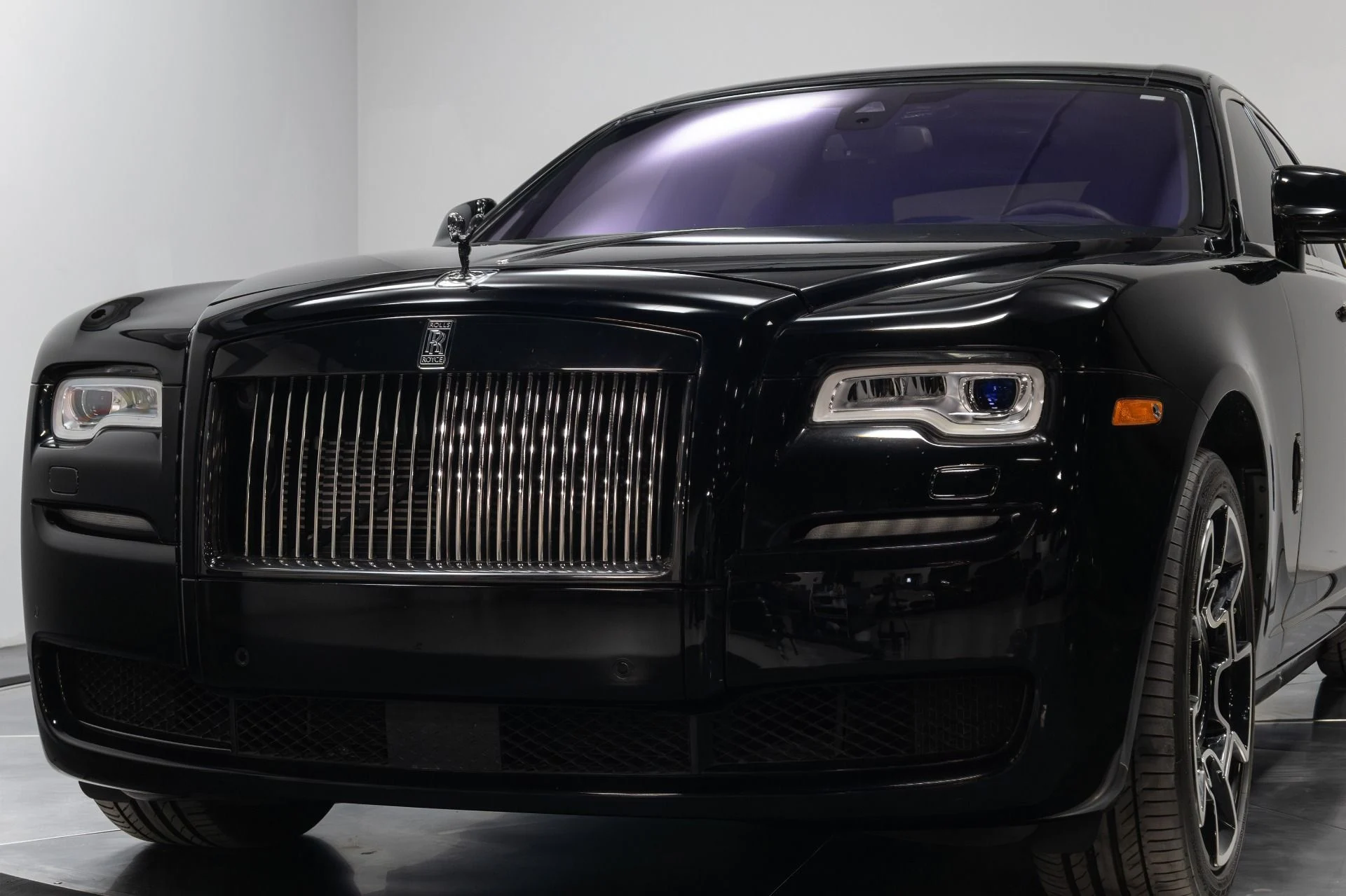 mph079_1137874286_Used_2017_Rolls_Royce_Ghost_Black_Badge_1764012368_a15f450491