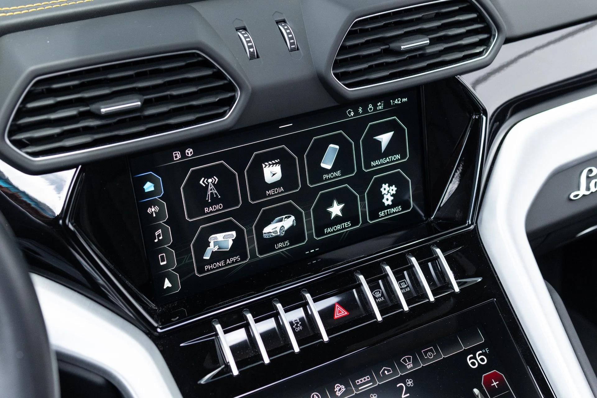 mph079_1216061921_Used_2022_Lamborghini_Urus_1776127481_fdd9881caf