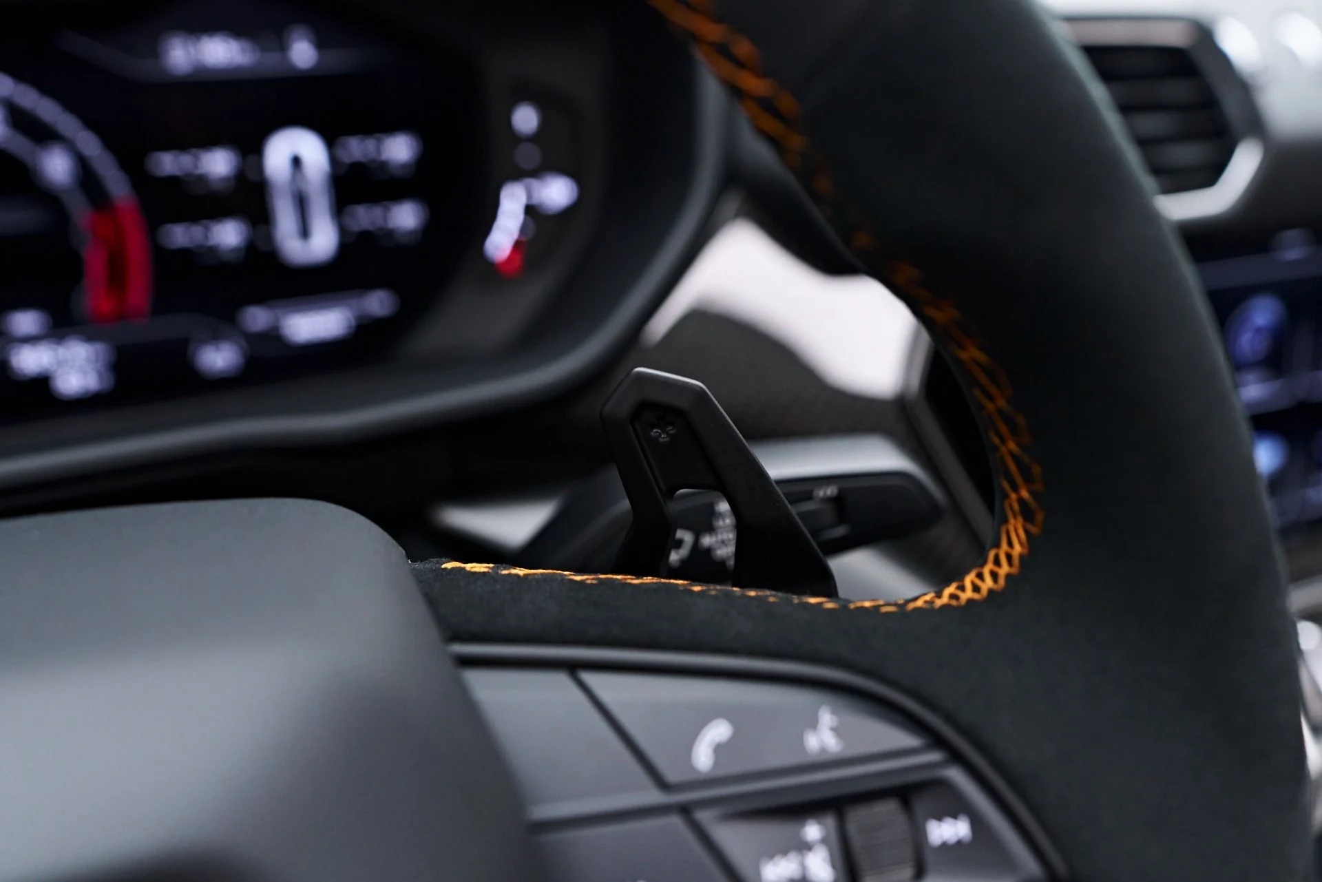 mph079_1334375147_Used_2023_Lamborghini_Urus_Performante_1758074145_0587e2c9f7
