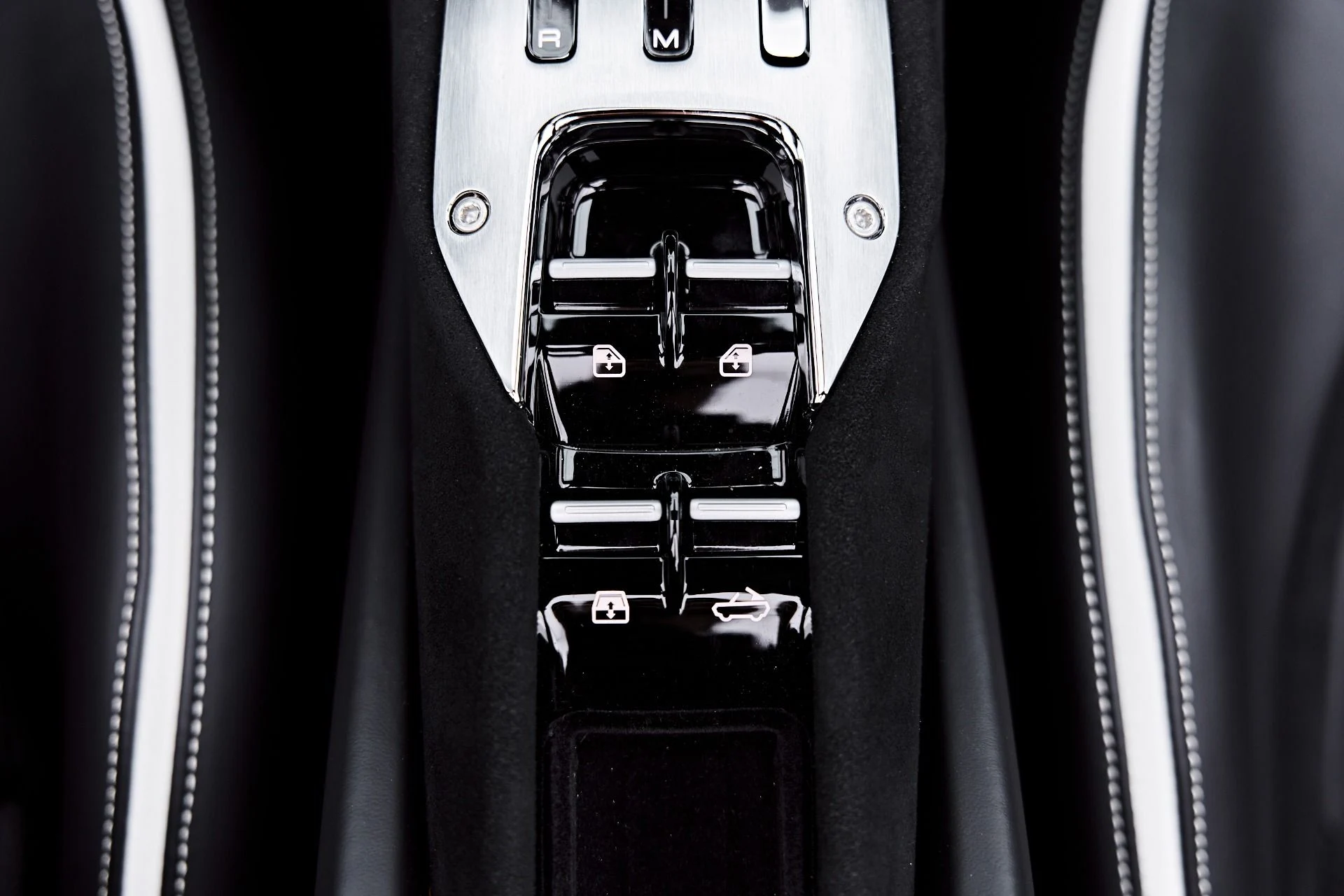 mph079_1400960194_Used_2024_Ferrari_296_GTS_1787614495_70462a6984