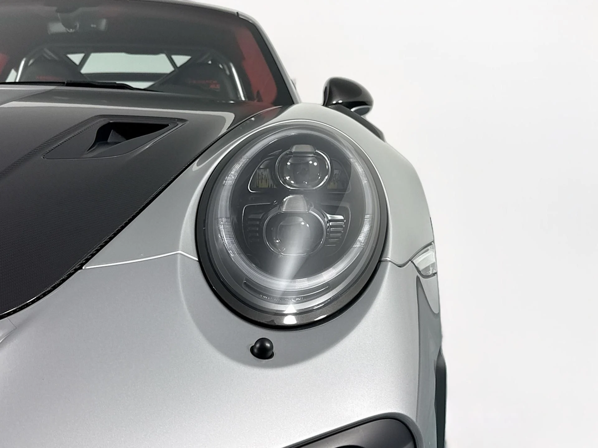 mph079_1495031989_Used_2018_Porsche_911_GT_2_RS_1784763020_64a5a43a26