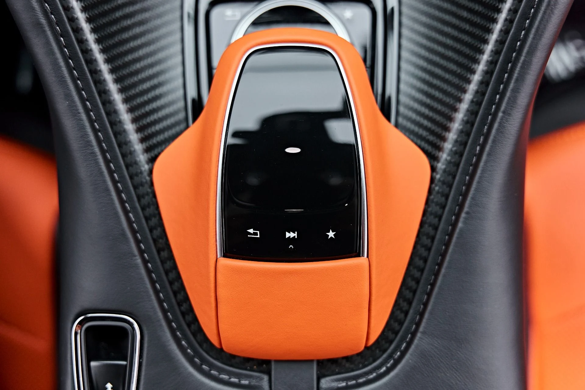 mph079_1511158165_Used_2023_Aston_Martin_DBS_Ultimate_1787789530_f306118229