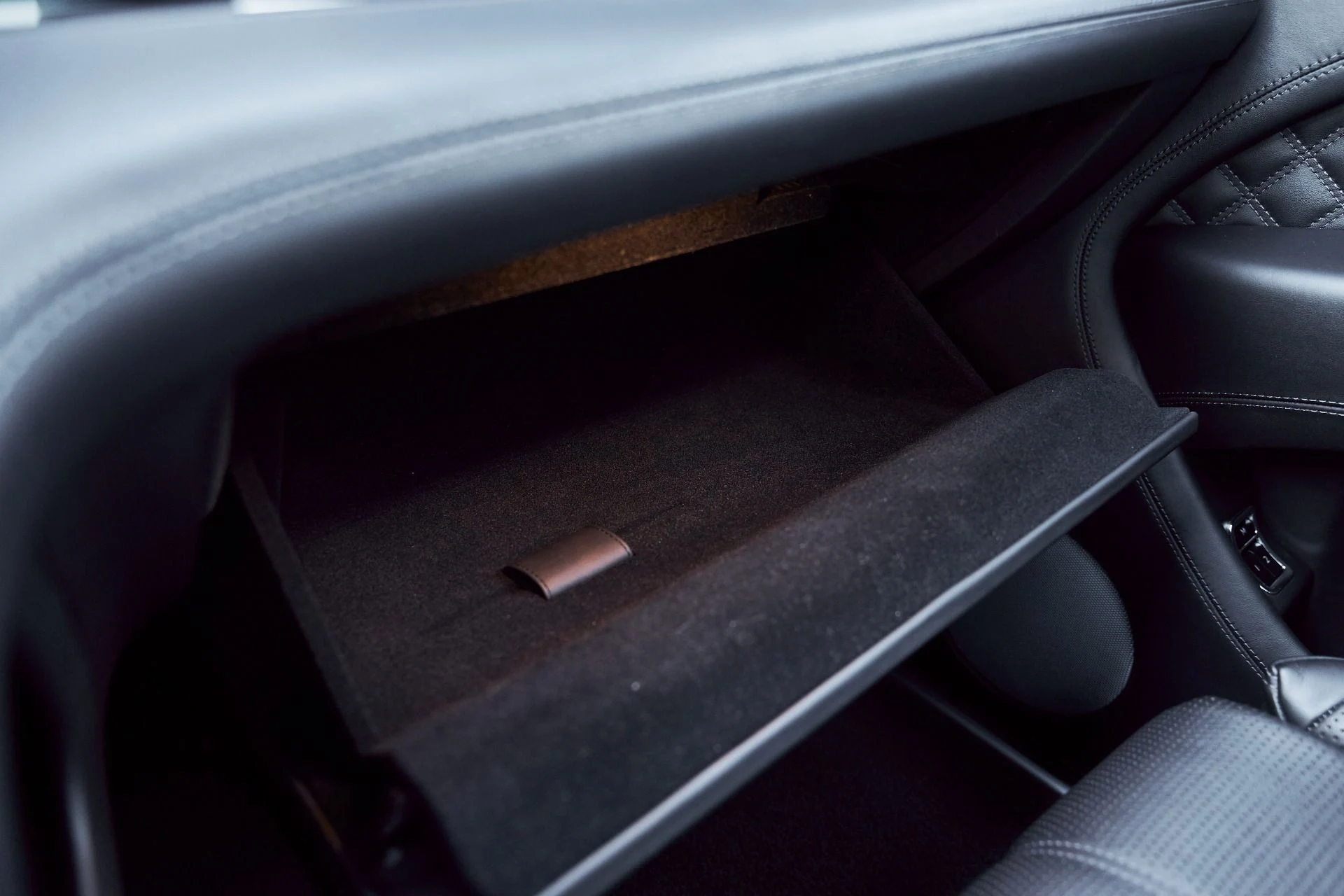 mph079_1607679184_Used_2022_Bentley_Bentayga_V8_1768246218_dc1267184c