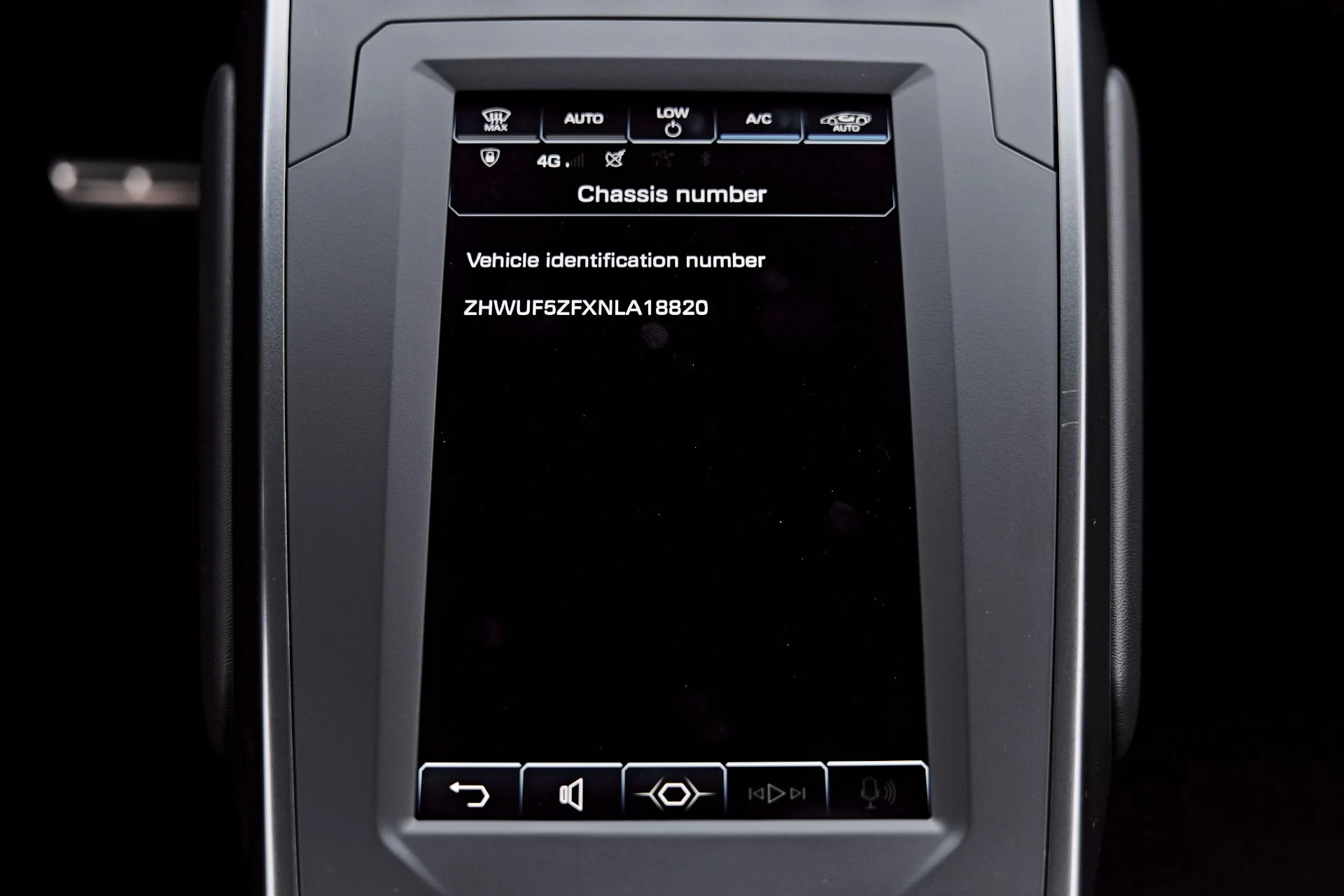 mph079_1914644864_Used_2022_Lamborghini_Huracan_EVO_Base_1787357936_823285b832