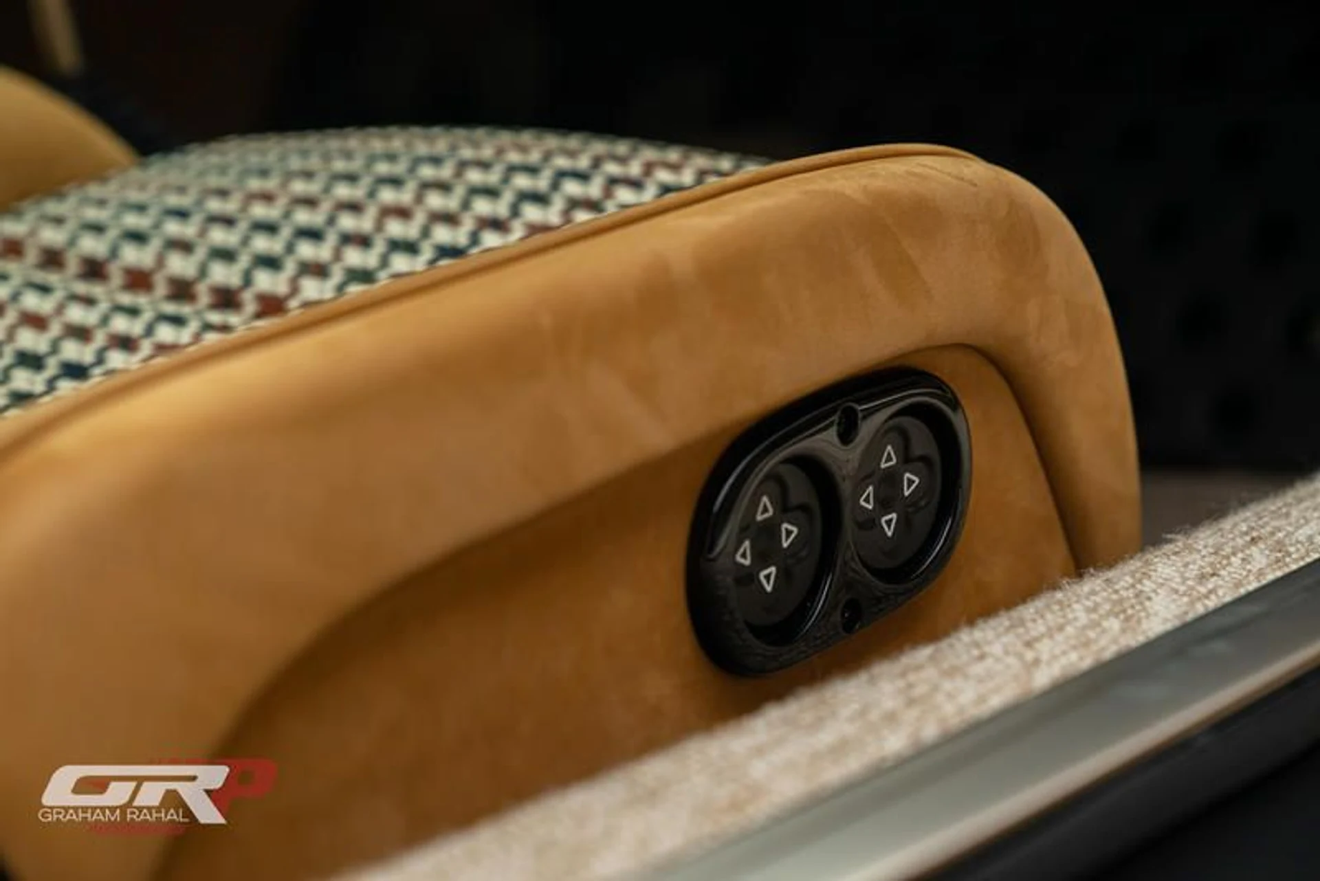 mph079_1926585400_887_A57_E0_7797_48_FC_A01_F_006691570556_5767a76111