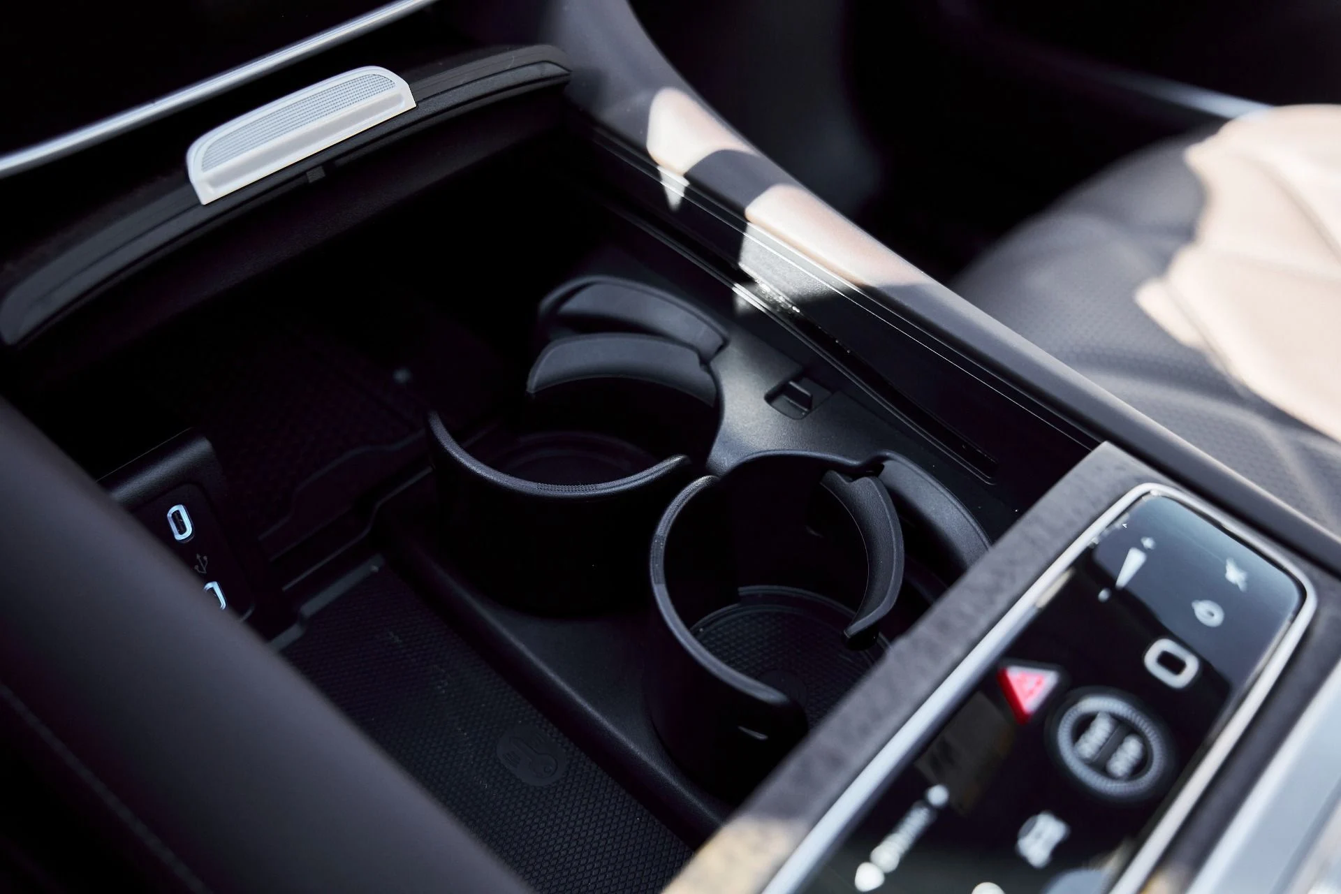 mph079_1939040947_Used_2025_Mercedes_Benz_EQS_Maybach_EQS_680_1770508847_845239c579