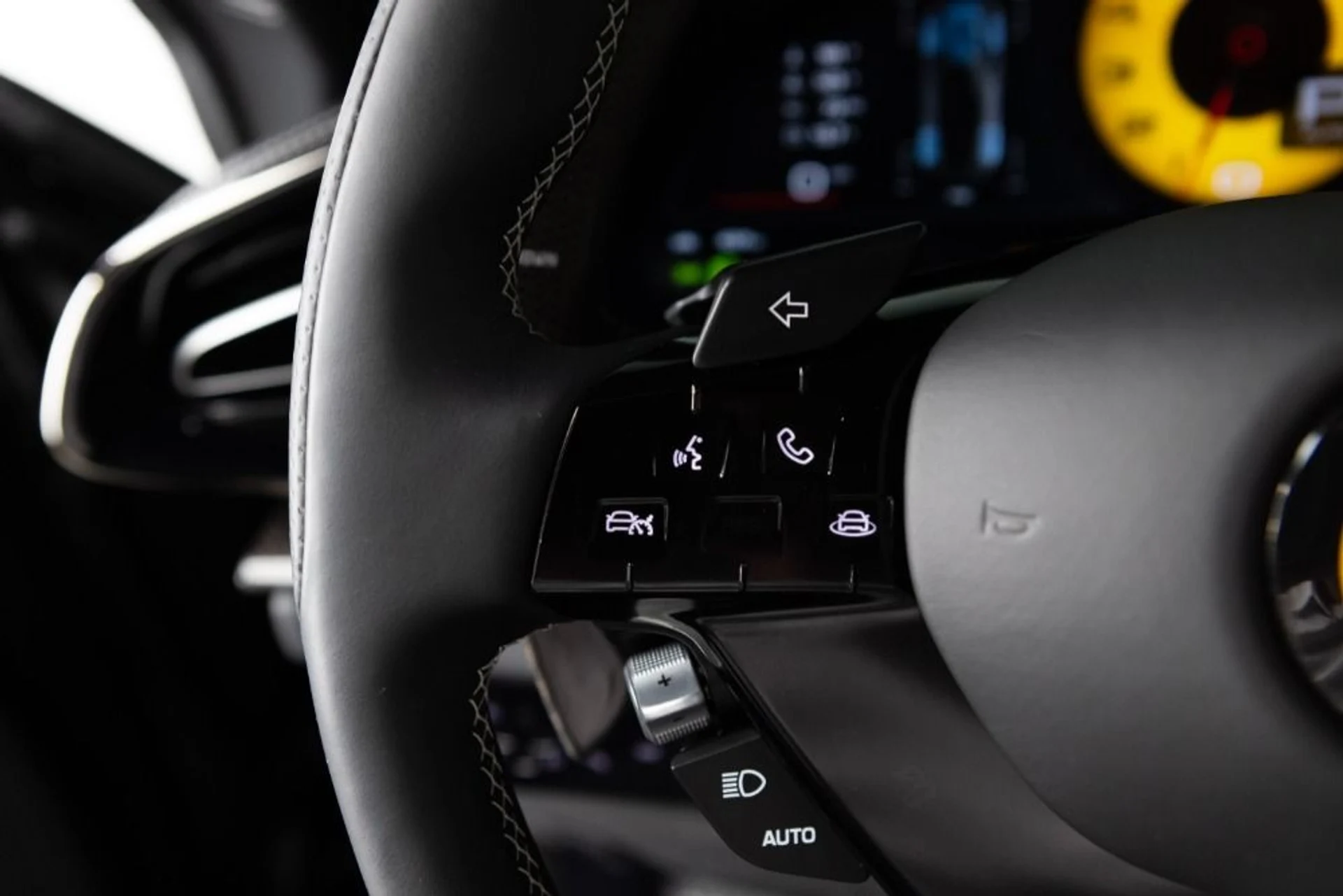 mph079_1970948614_Used_2025_Ferrari_Purosangue_61b4acd07d