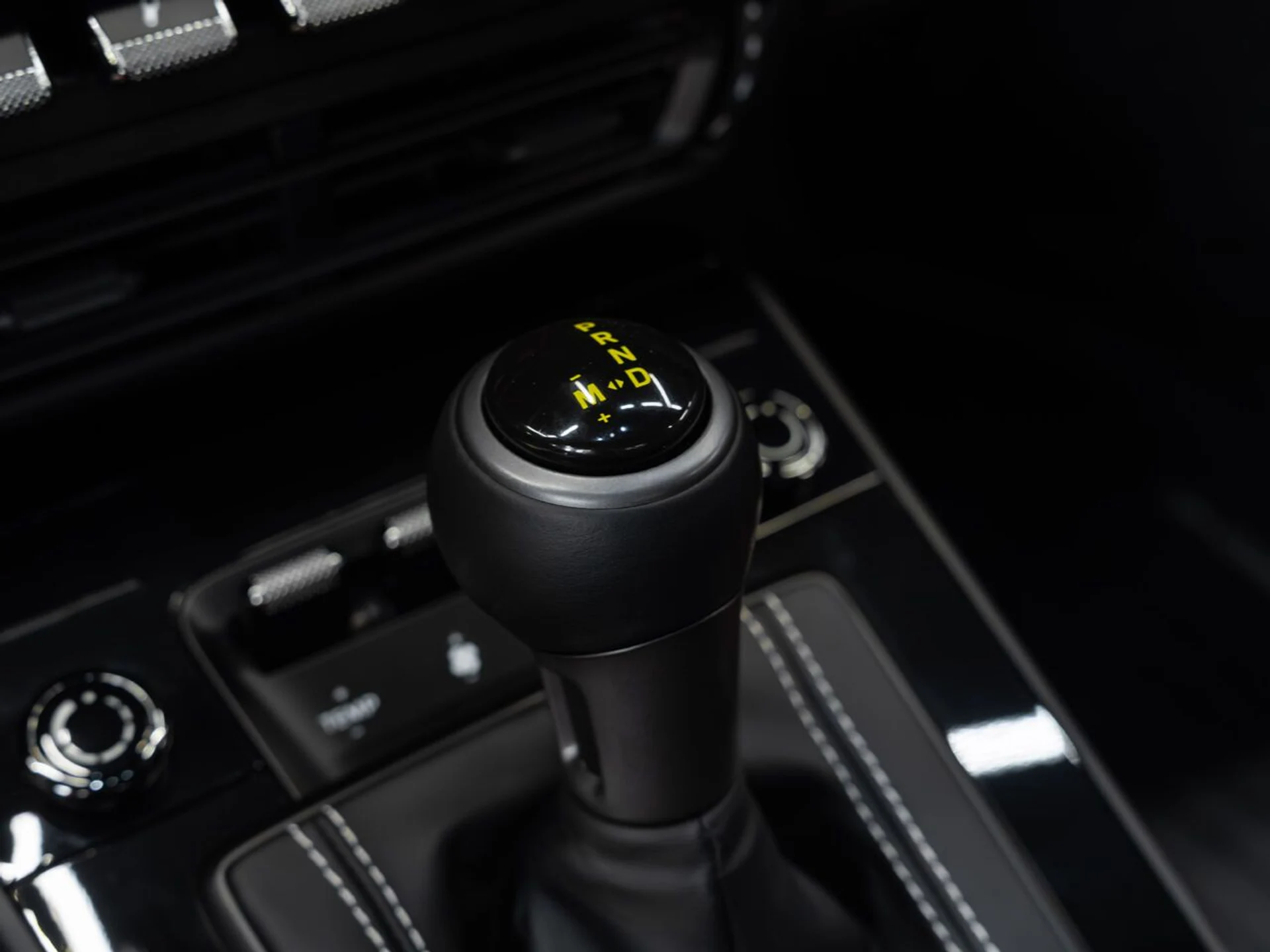 mph079_2034614472_porsche_911_2022_853df9ed2d