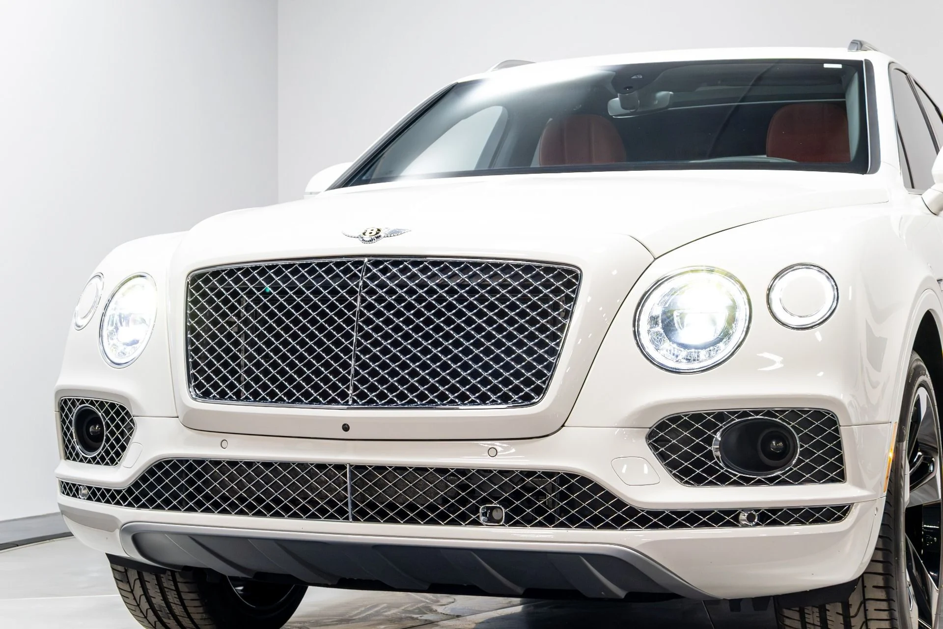 mph079_2075219228_Used_2020_Bentley_Bentayga_V8_1774292202_e5b5f8b80e