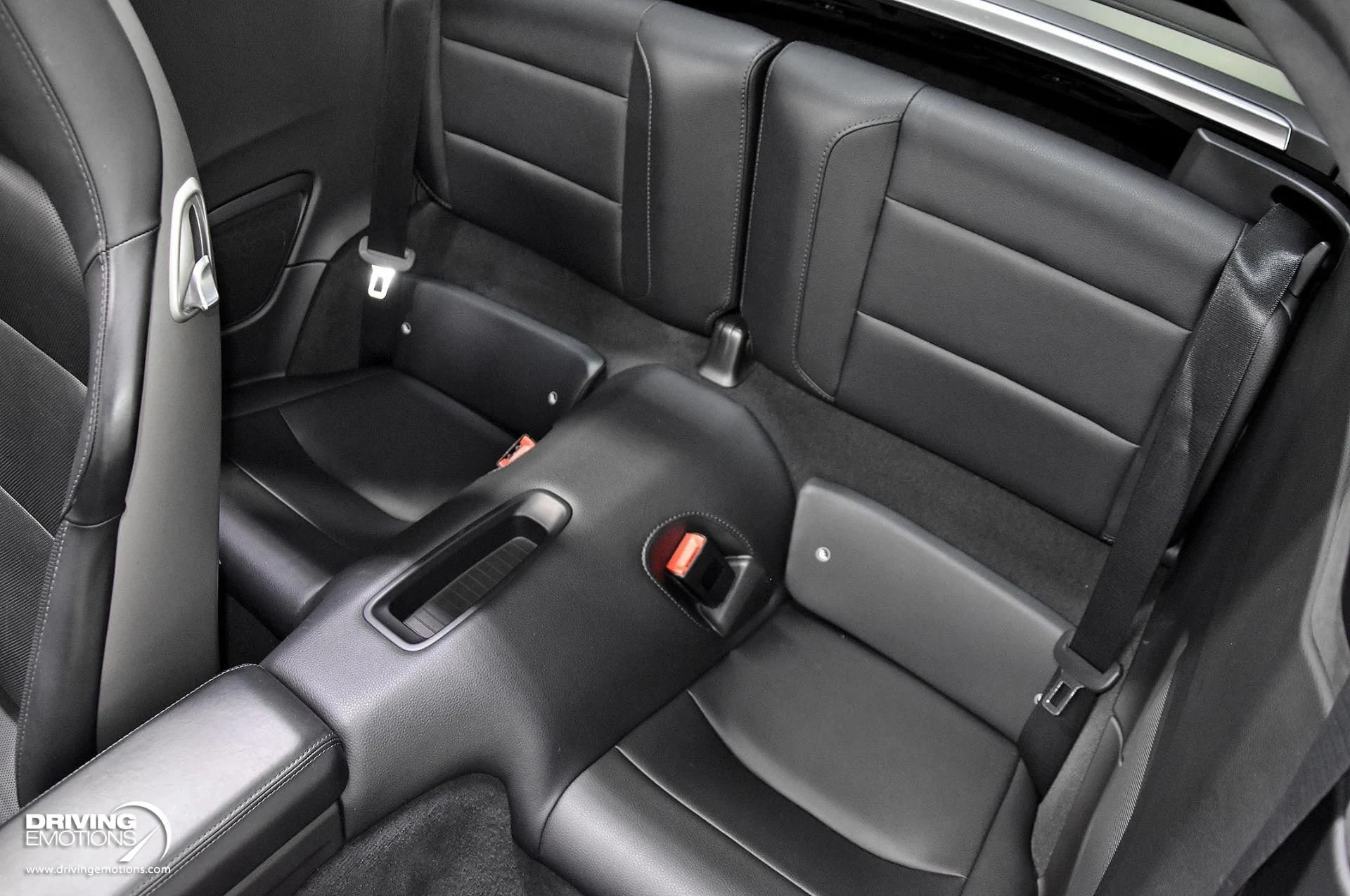 mph079_2117994869_868_p80_l_5dac16addc