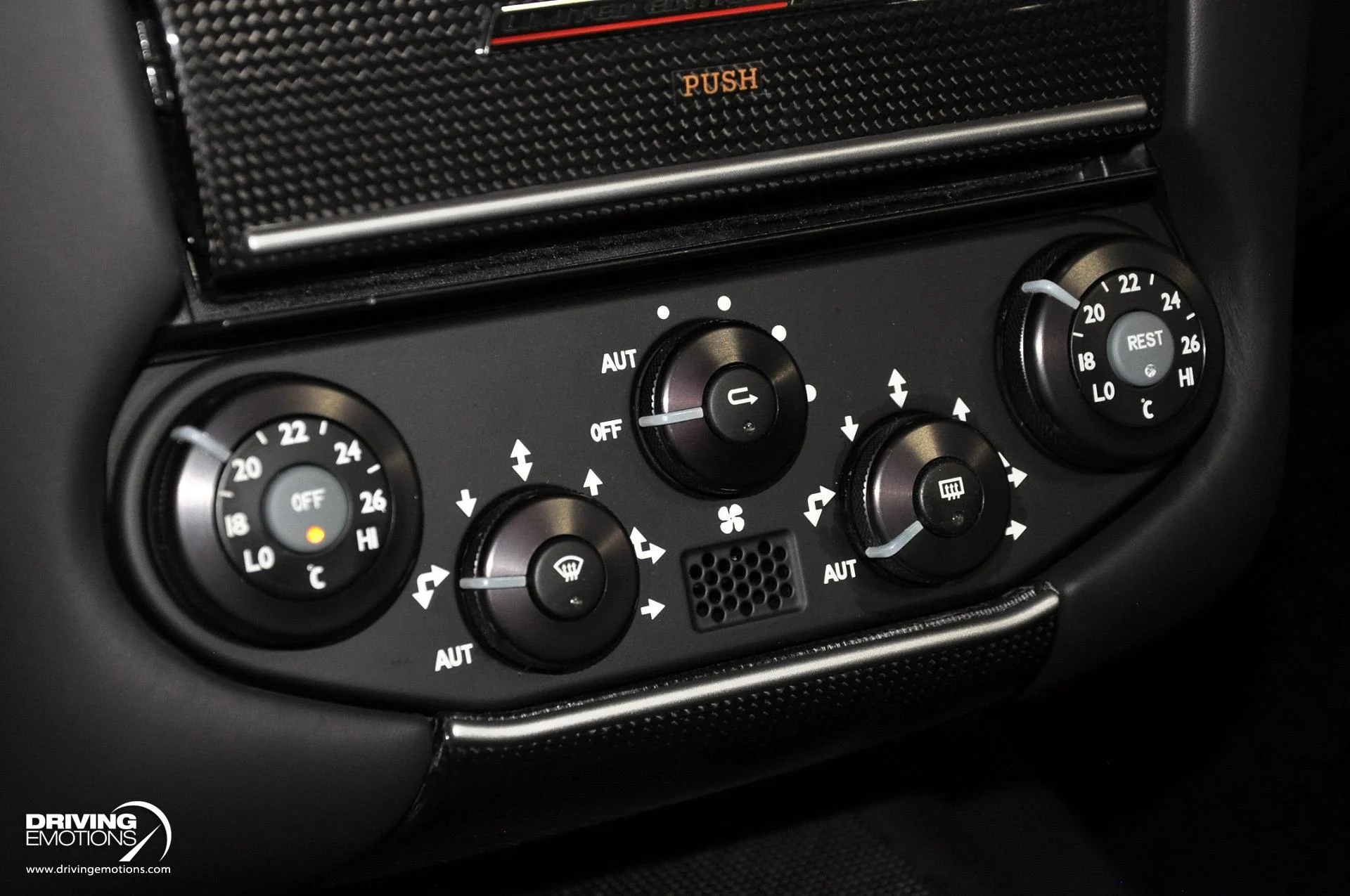 mph079_222268829_438_p80_l_7ae8bfb7f2