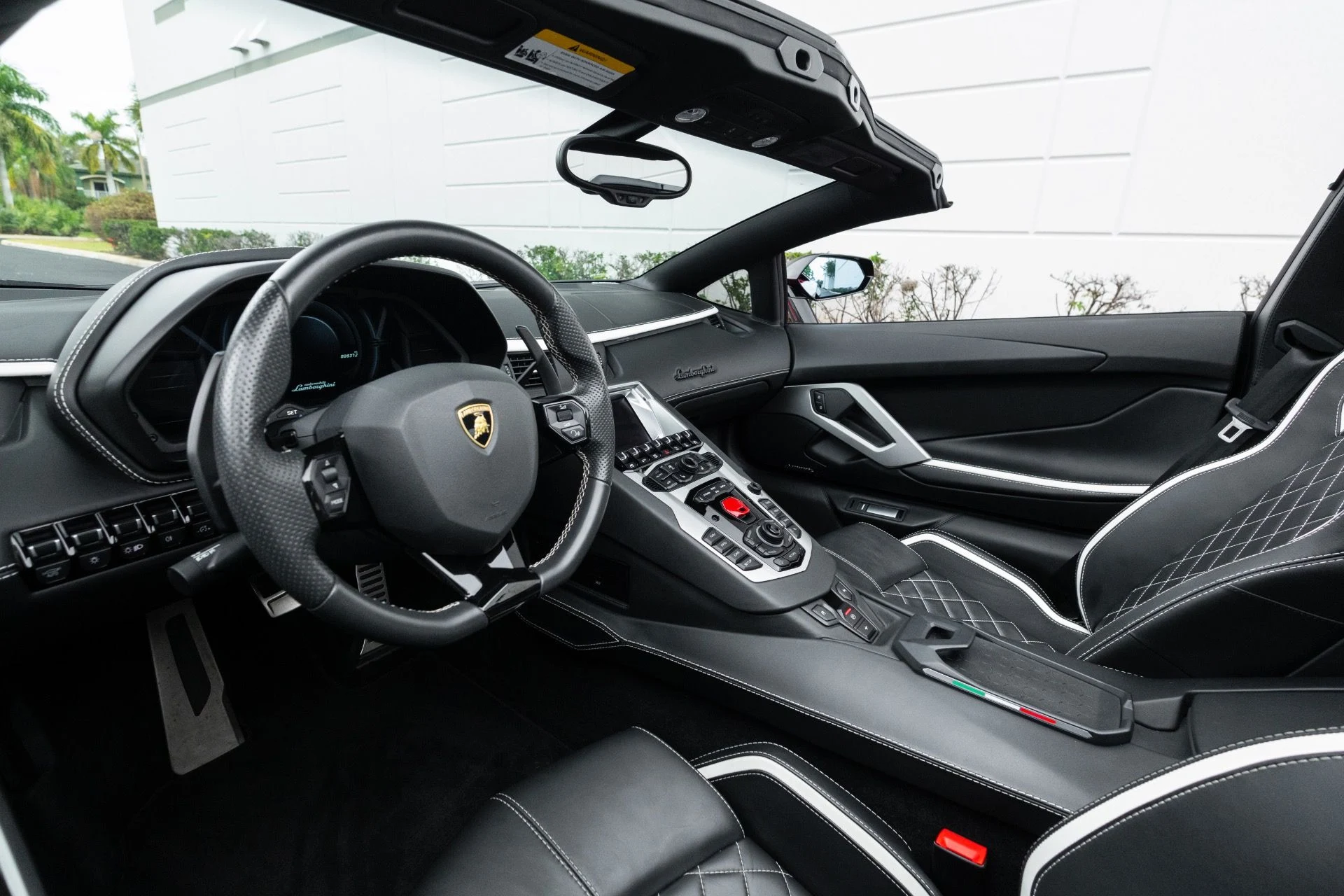 mph079_222786228_Used_2018_Lamborghini_Aventador_Roadster_LP_740_4_S_1770343036_e588dc170f