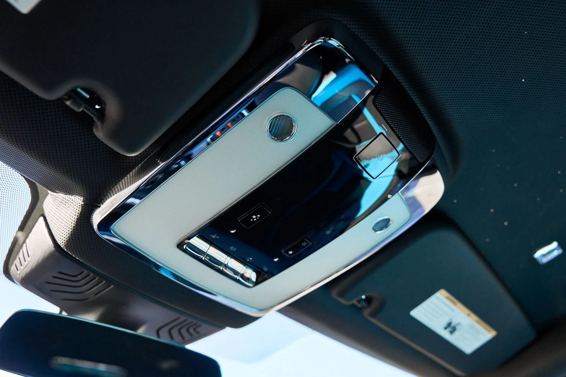 mph079_2228815566_Used_2025_Rolls_Royce_Cullinan_Base_1767668987_29fd86aca4