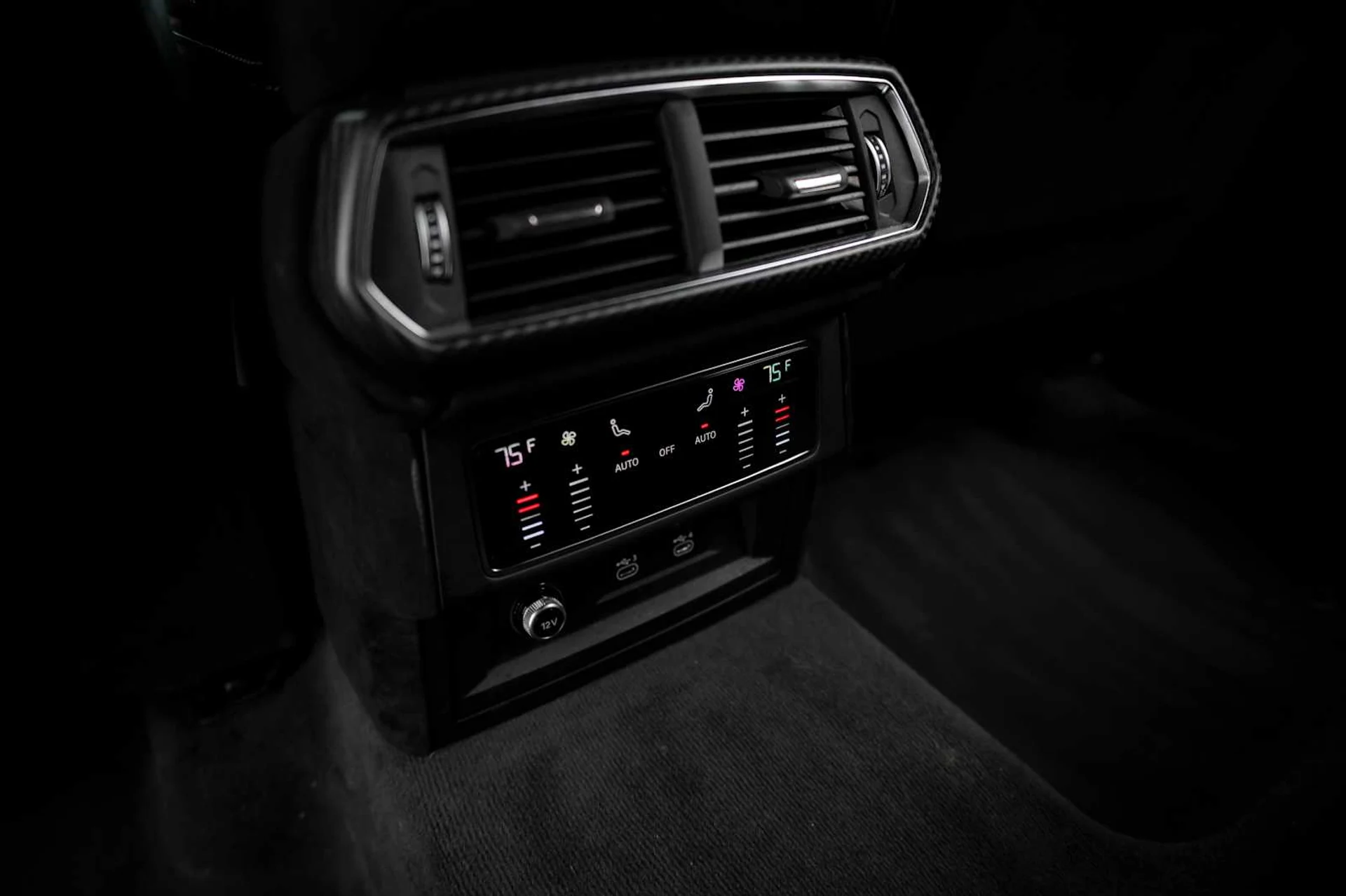 mph079_2242921304_823798d77d1e5e0eebb0900348325d36x_b5131678f6