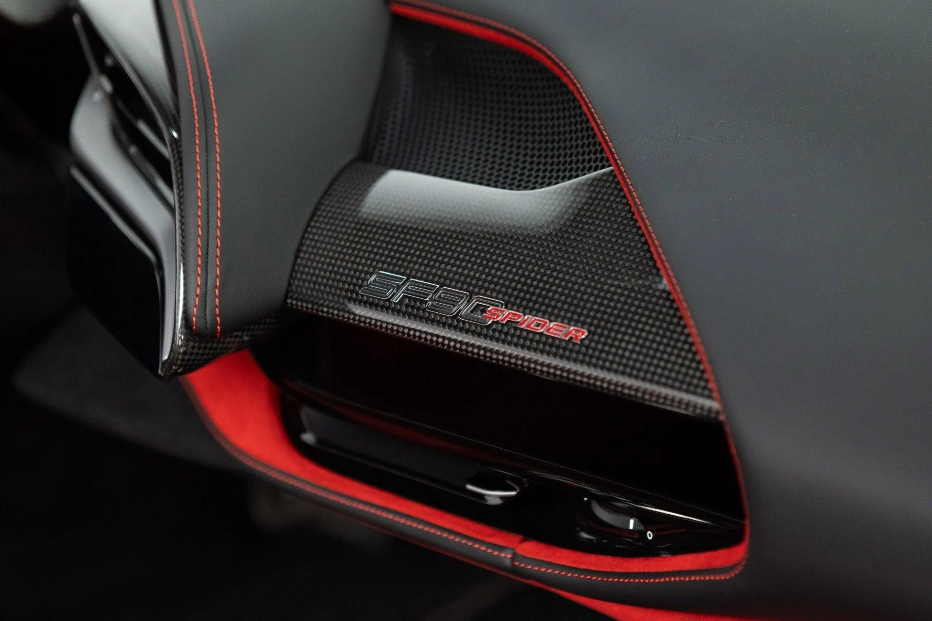 mph079_2278917042_Used_2022_Ferrari_SF_90_Spider_1777382795_9865221669