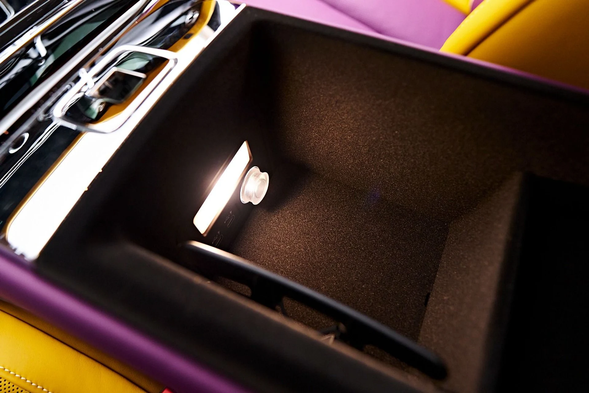 mph079_2571682150_Used_2025_Rolls_Royce_Cullinan_Base_1736646133_a6f25d18a3