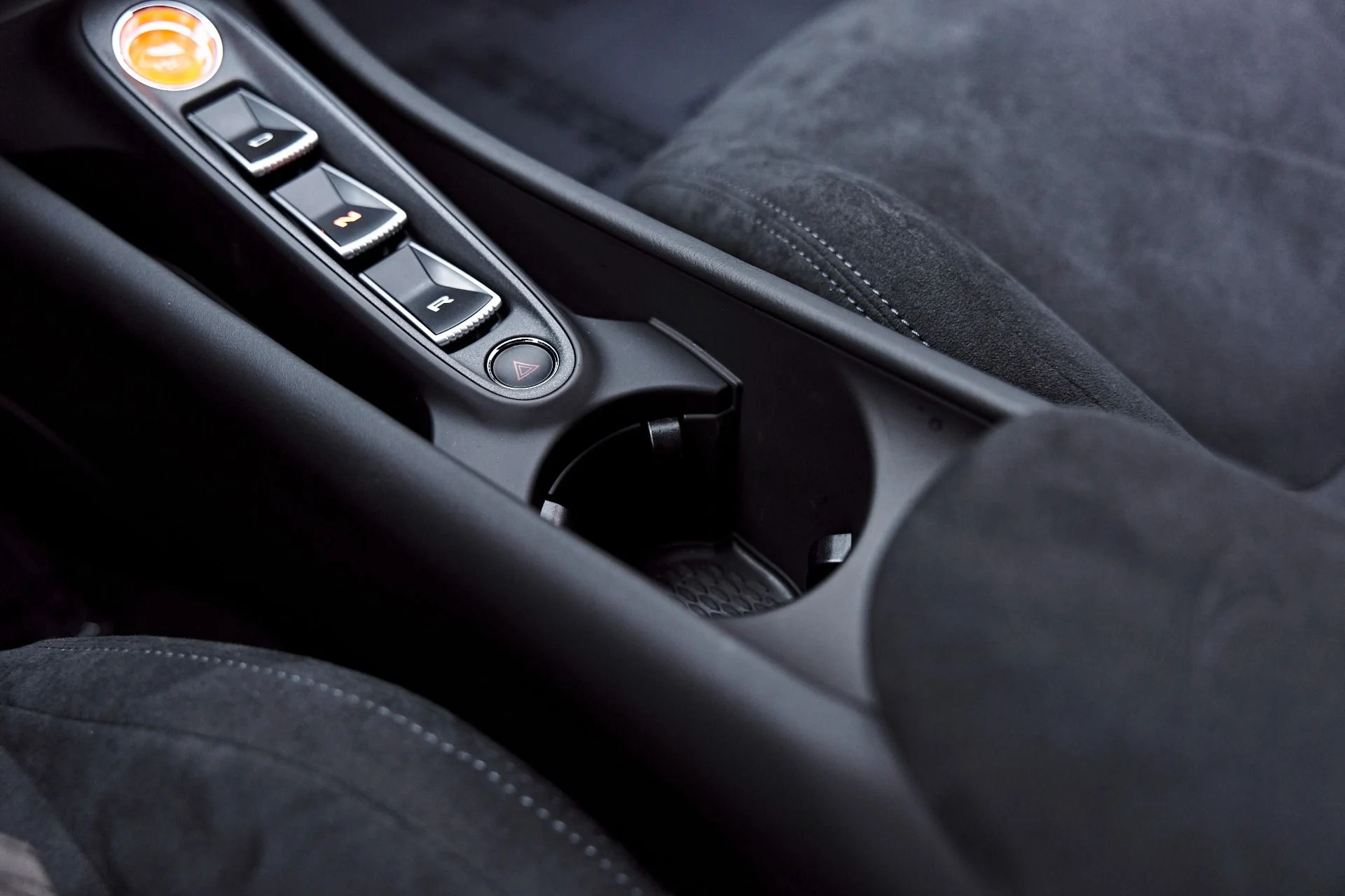 mph079_2577786014_Used_2026_Mc_Laren_Artura_Vision_1777507576_b9b12a2e69