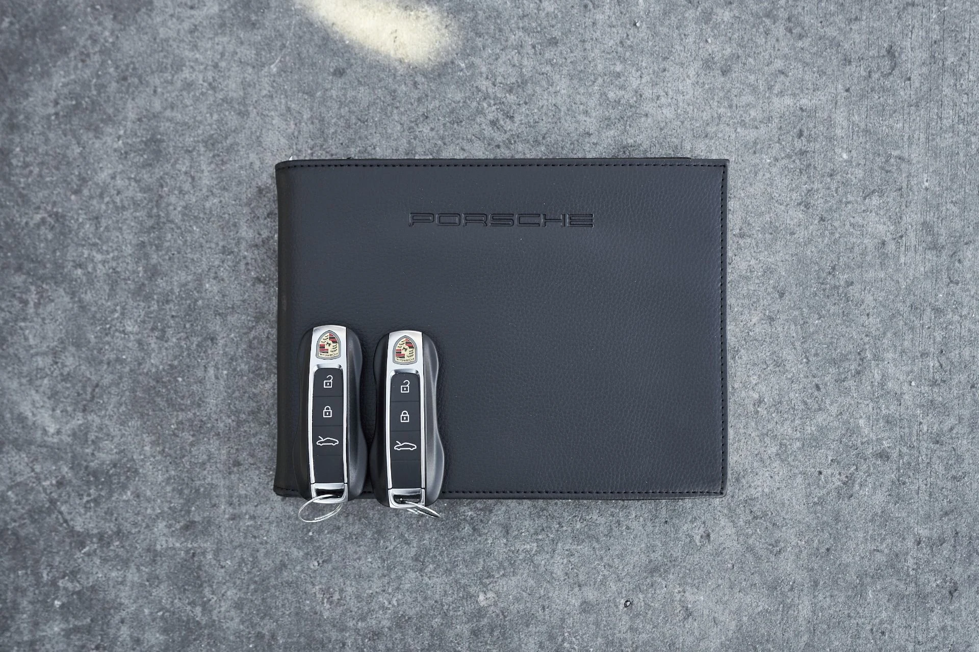 mph079_2588806761_Used_2023_Porsche_911_Turbo_S_1763676582_562bf347ca