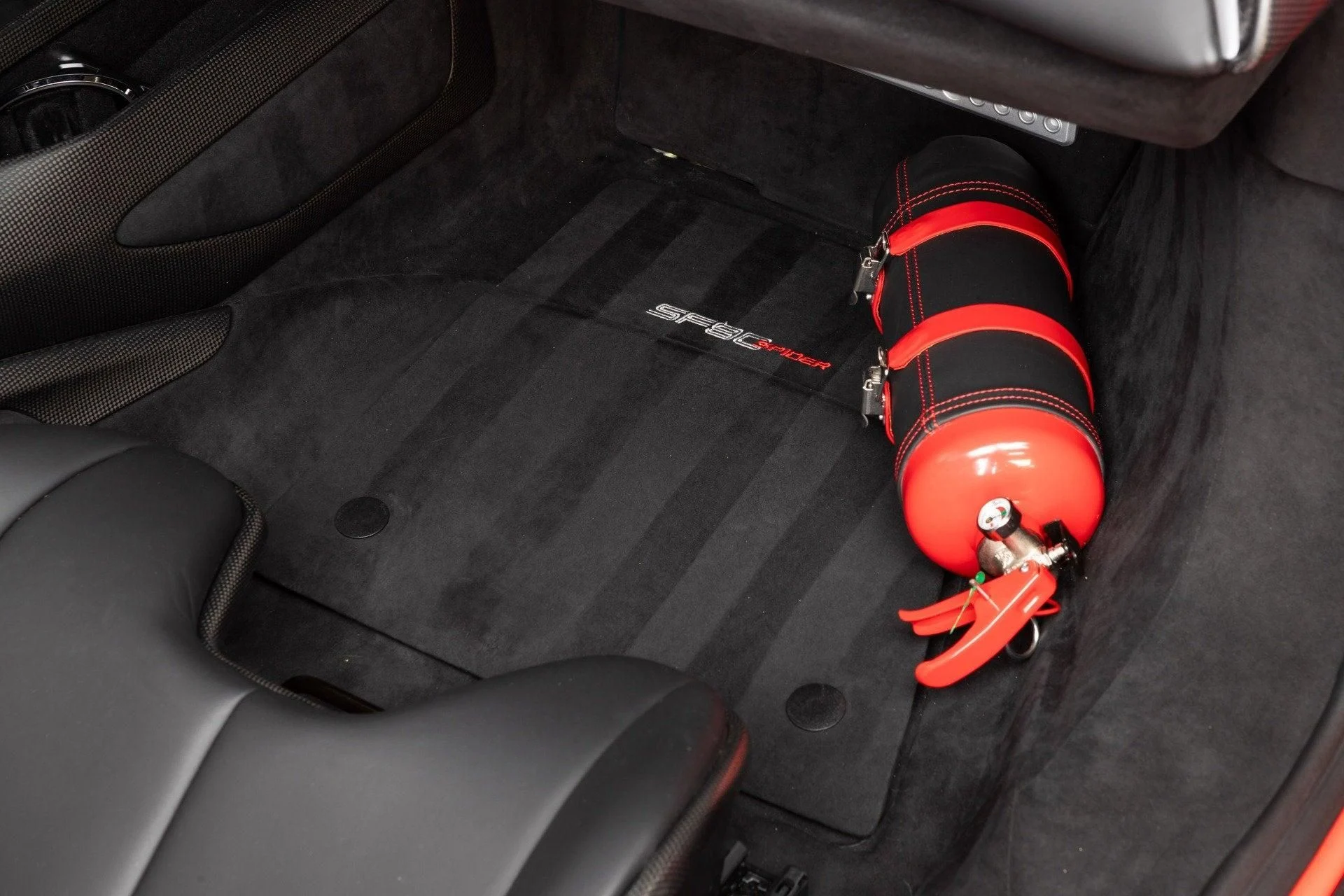 mph079_2598546782_Used_2022_Ferrari_SF_90_Spider_1777367648_ab075a8814