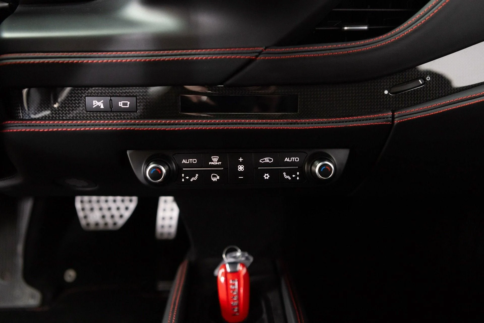 mph079_2651966811_Used_2020_Ferrari_F8_Tributo_1777367333_b3e48d10e0