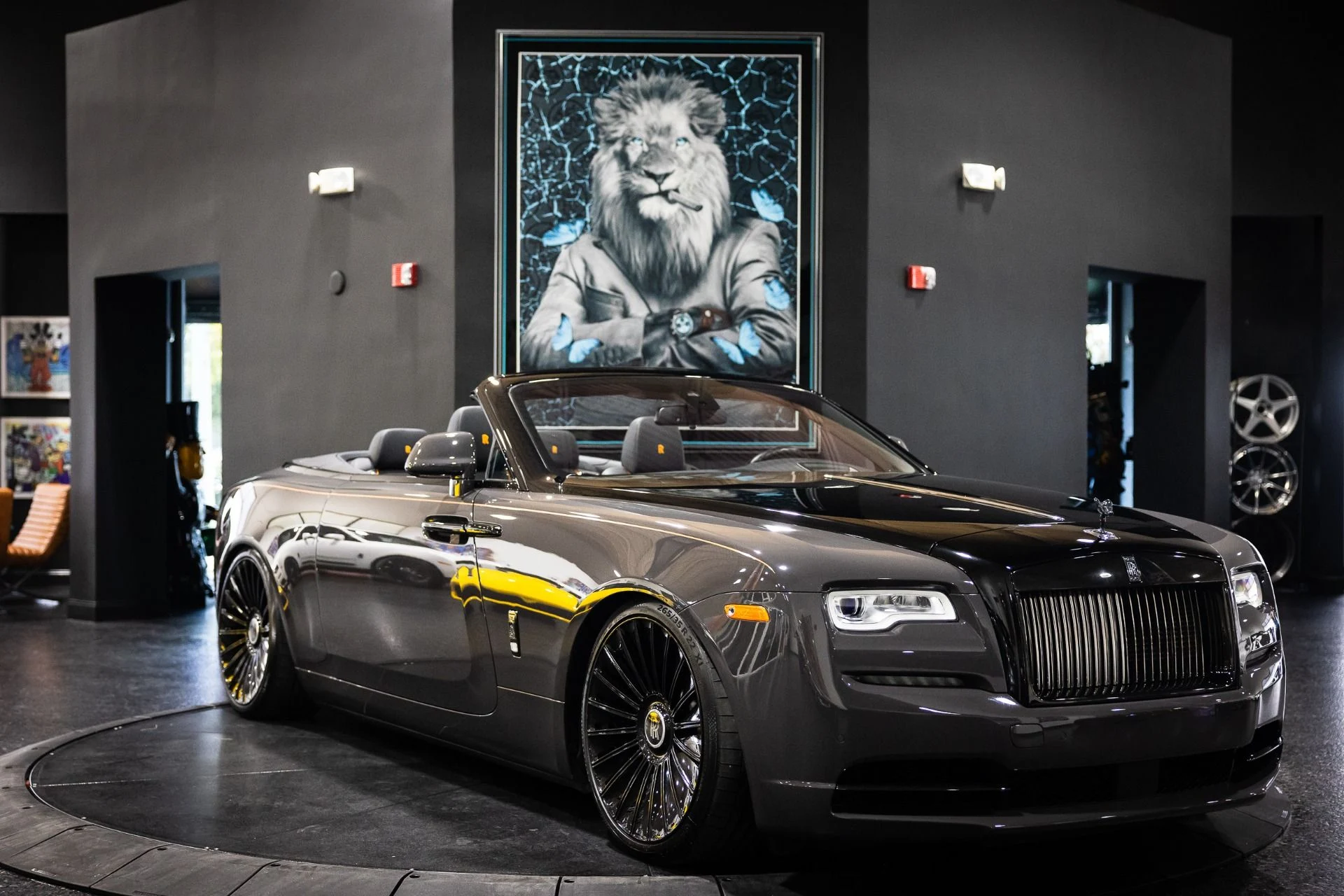 mph079_2708161348_Used_2018_Rolls_Royce_Dawn_1_of_1_Bespoke_Special_Order_Black_Badge_1773760386_1bc271dc1d