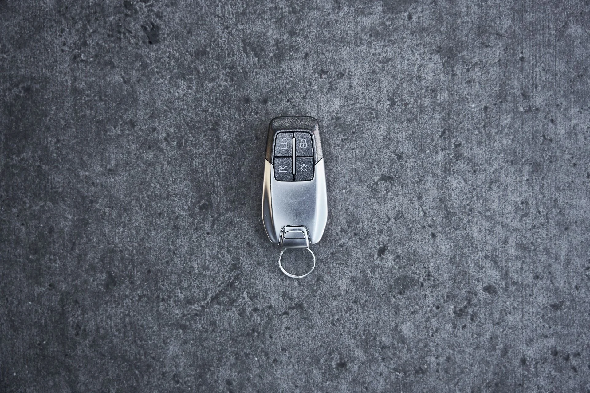 mph079_2711483606_Used_2022_Ferrari_F8_Spider_Base_1768868518_e0ec988dbc