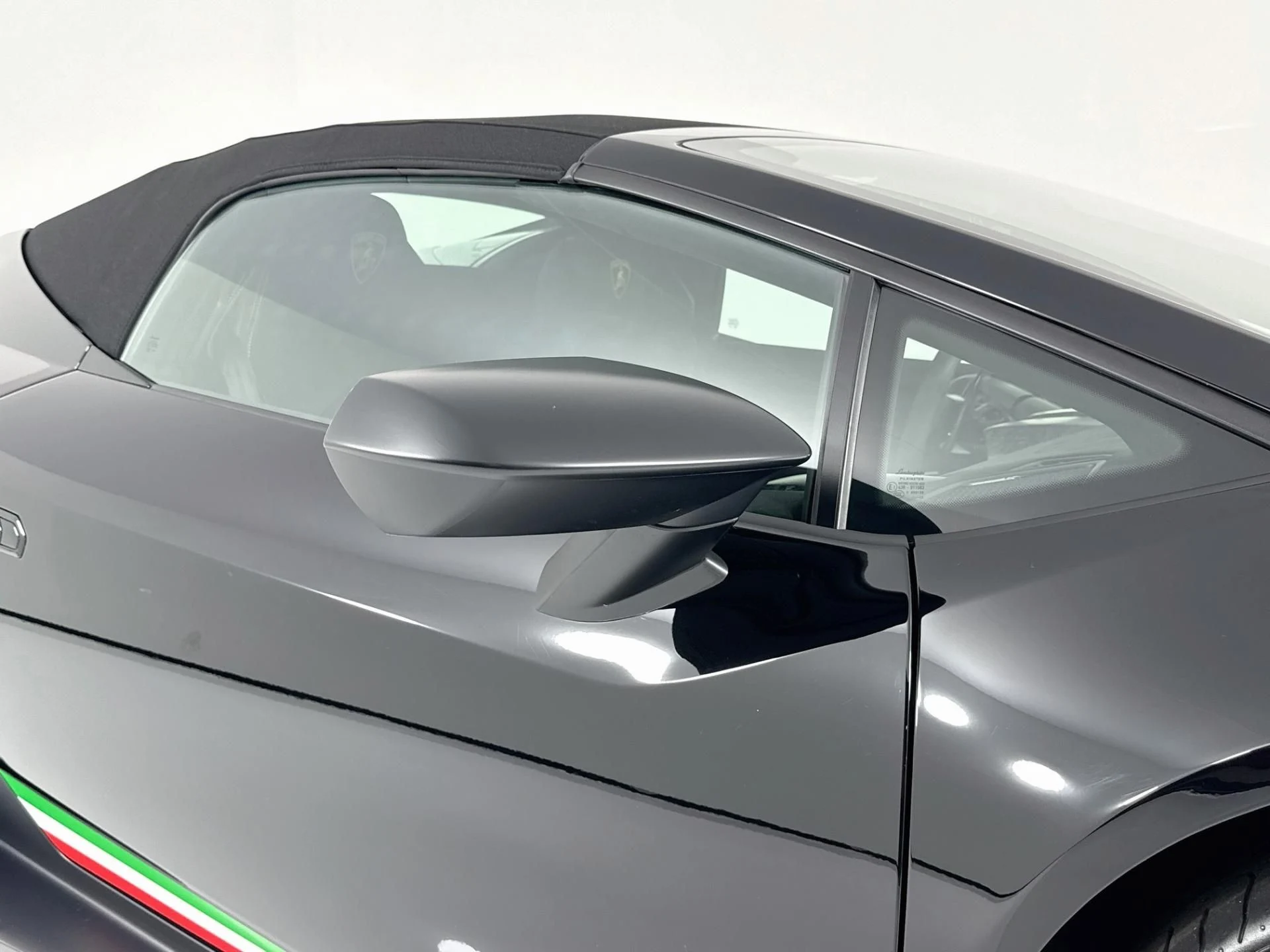 mph079_2737750705_Used_2019_Lamborghini_Huracan_Performante_Spyder_1793134394_21dc2b4011