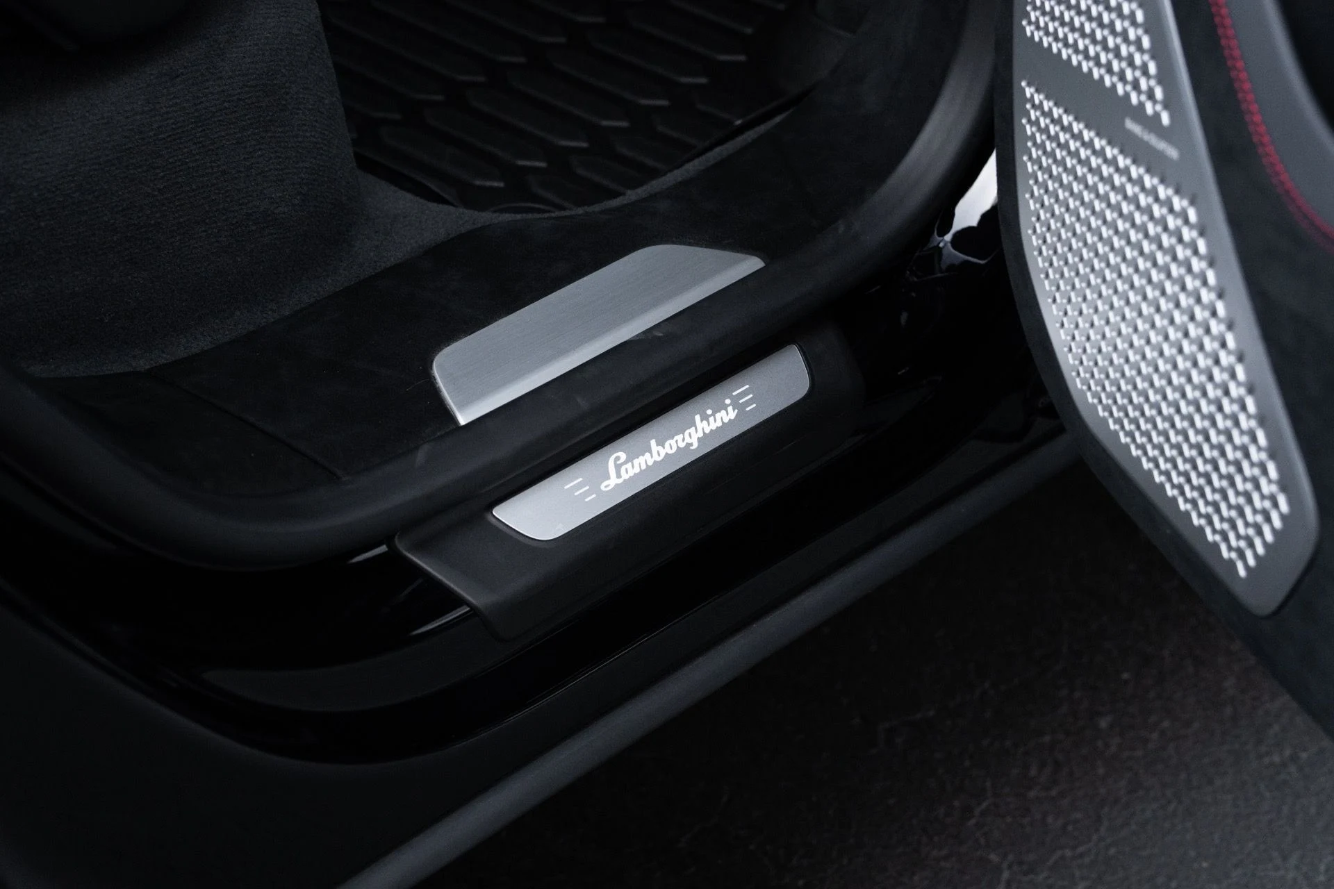 mph079_2816948135_Used_2024_Lamborghini_Urus_Performante_1770940170_4b6dbcefe9